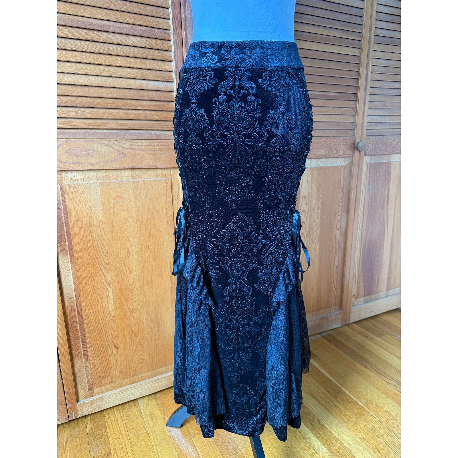 Gothic Victorian Vkei Velvet Eden Black Damask Velvet Lace-Up Ruffle Skirt
