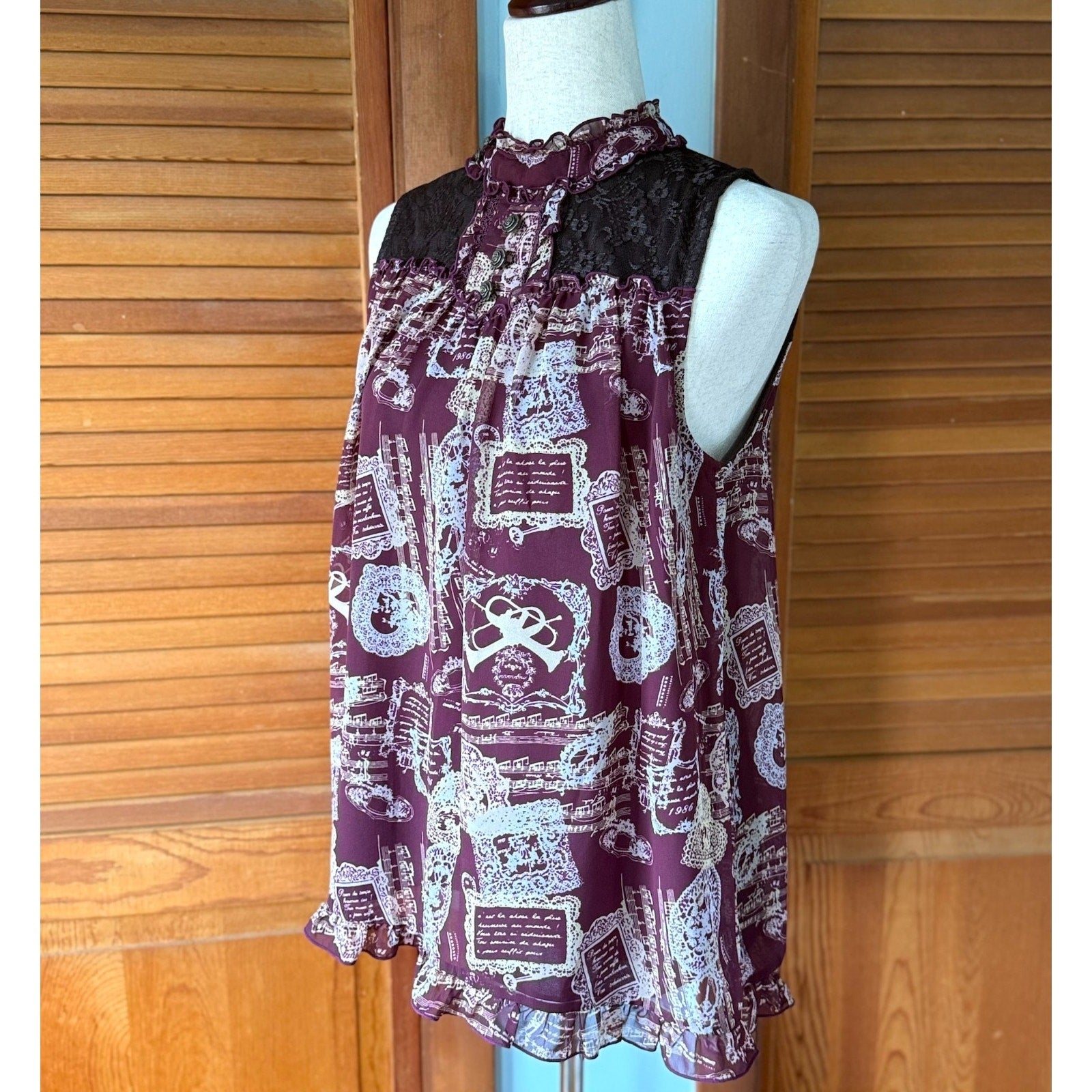 Axes Femme J-fashion Lolita Jirai Gyaru Kawaii Music Brugundy Tunic Top M