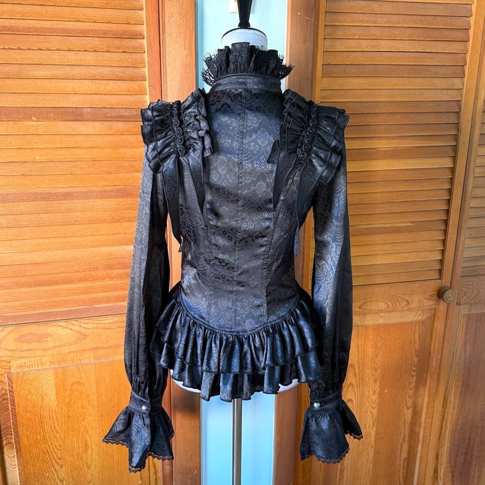 Devil Fashion Gothic Victorian Aristocrat Vkei Ruffle Shoulder Shirt Top