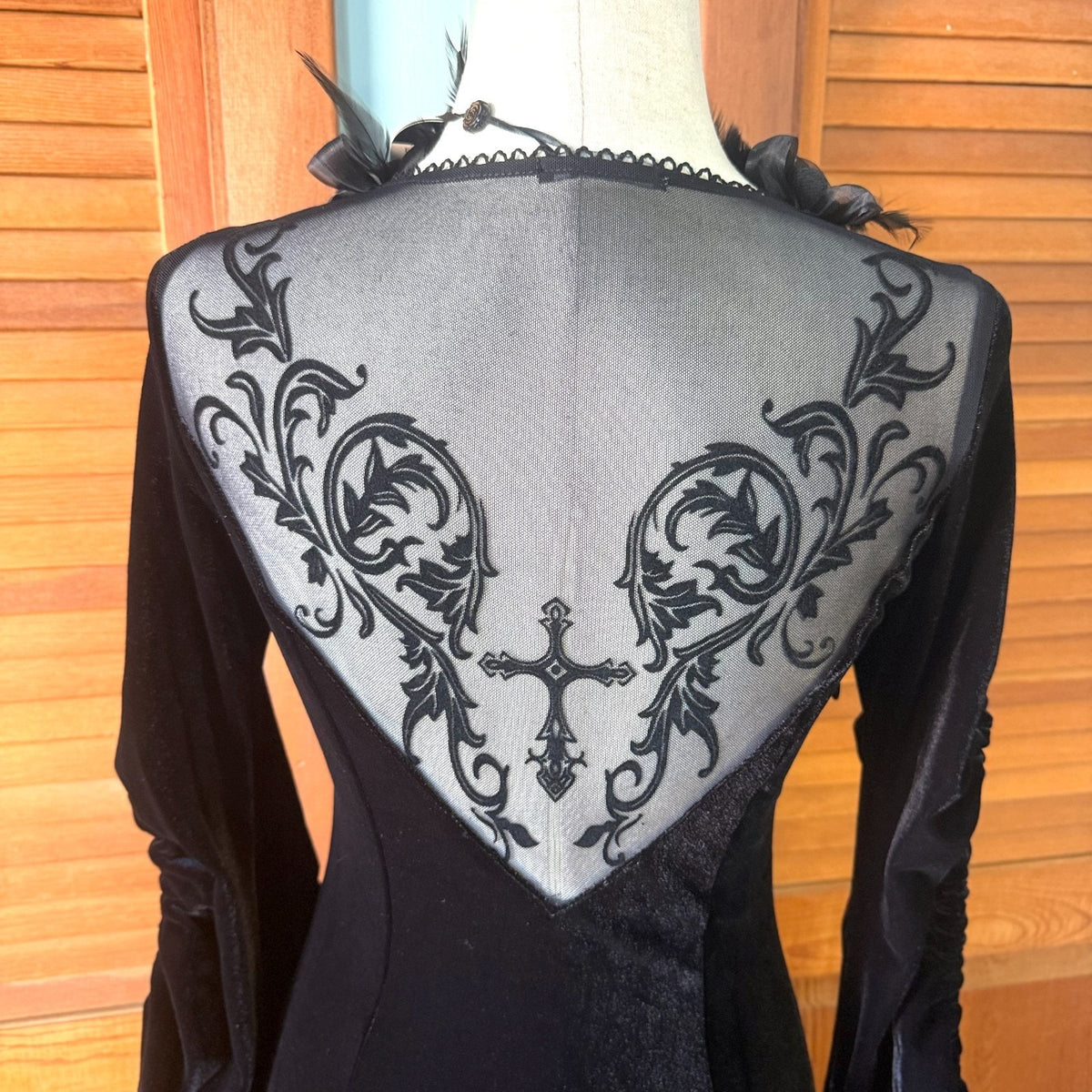 Devil Fashion Gothic Victorian Vampire Cruel Mistress Black Velvet Gown