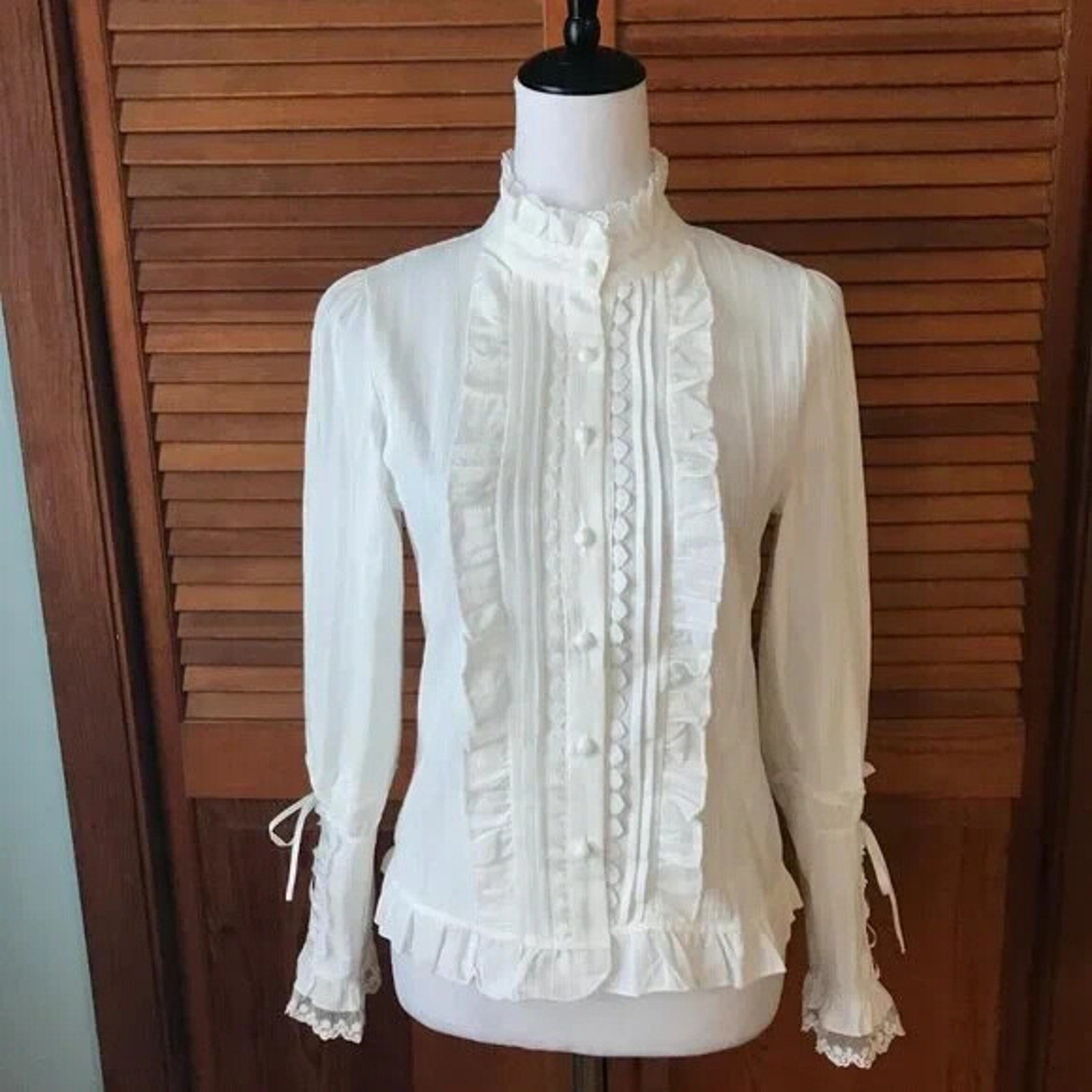 Gothic Lolita Victorian Ivory White Heart Trim Lace Up Sleeves Shirt w/ Bow L