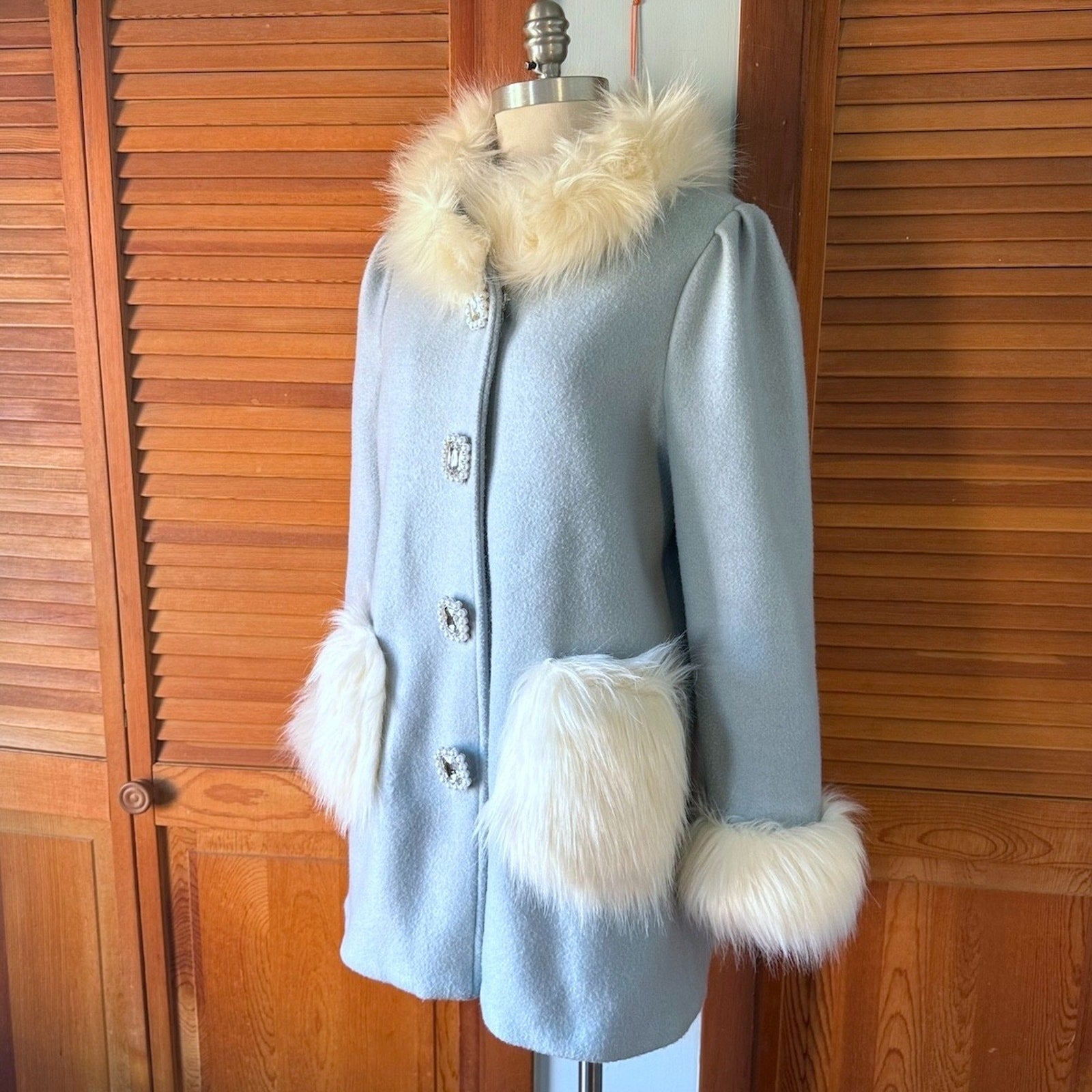Swankiss J-Fashion Kawaii Jirai Kei White Faux Fur Blue Wool Blend Pea Coat M-L