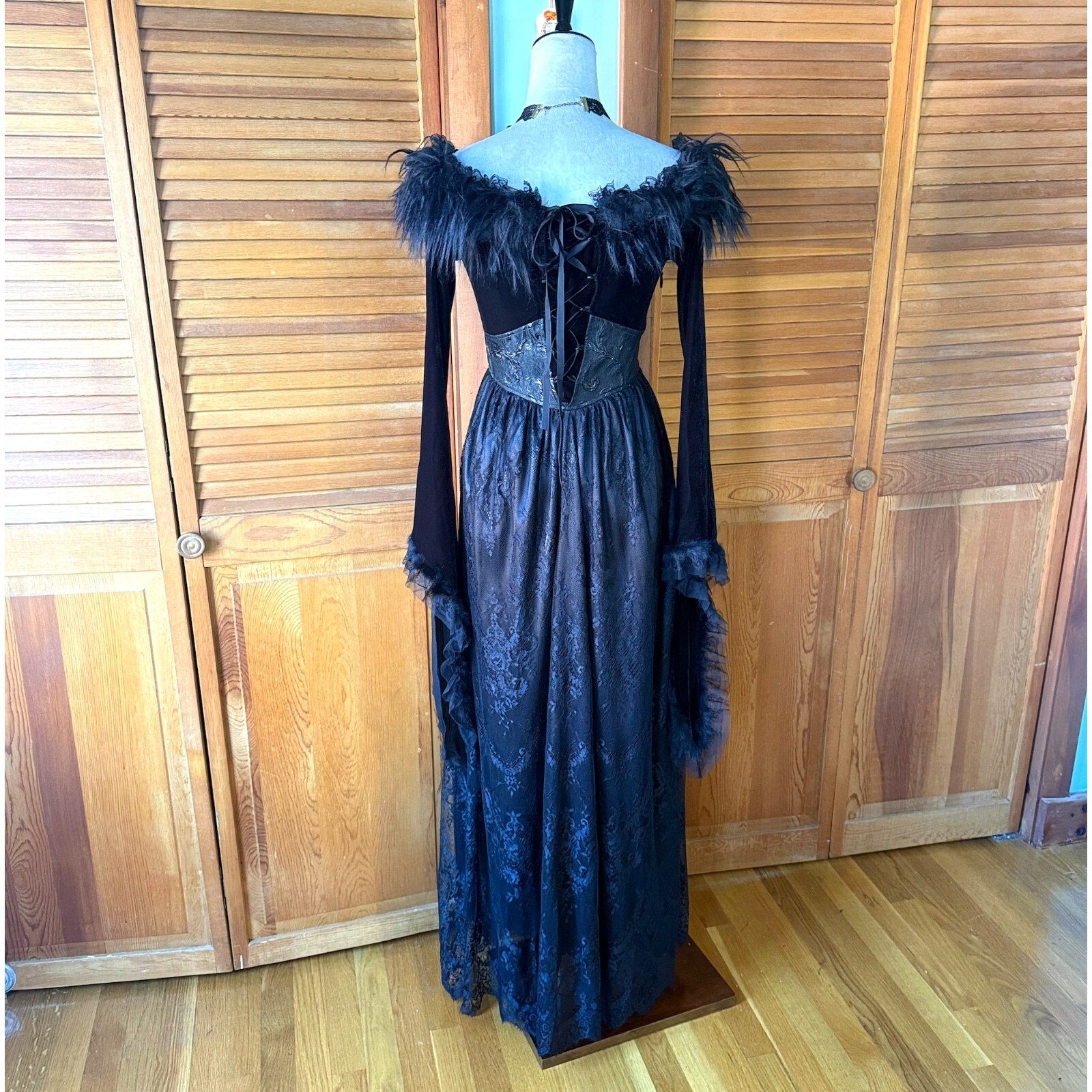 Devil Fashion Gothic Victorian The Beast Inside Black Velvet Lace & Fur Dress