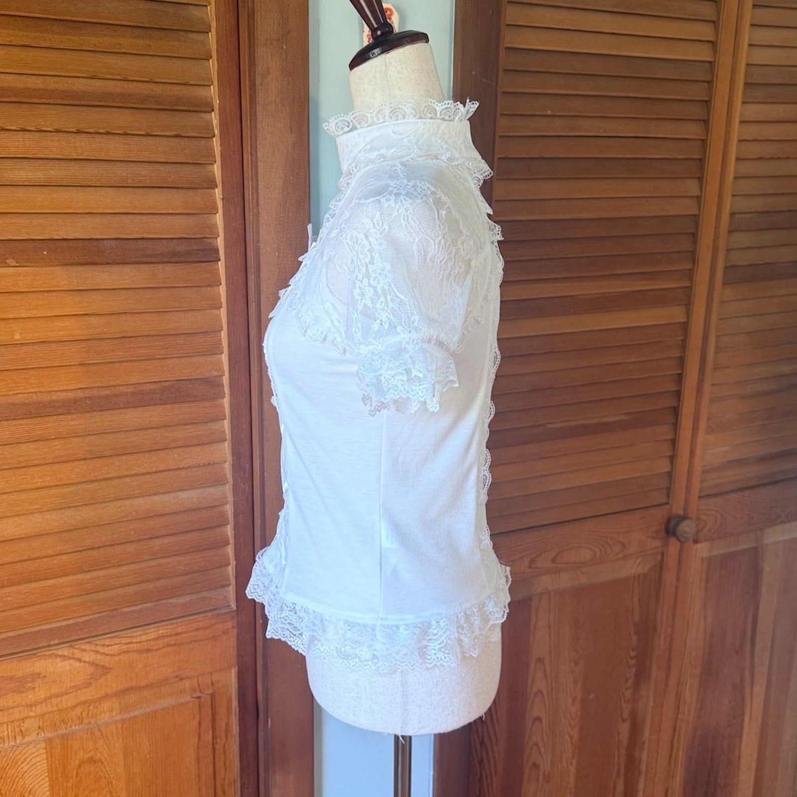 ACDC Rag J-fashion Gyaru Harajuku Dollcore Himekaji White Lace Up Cross Top