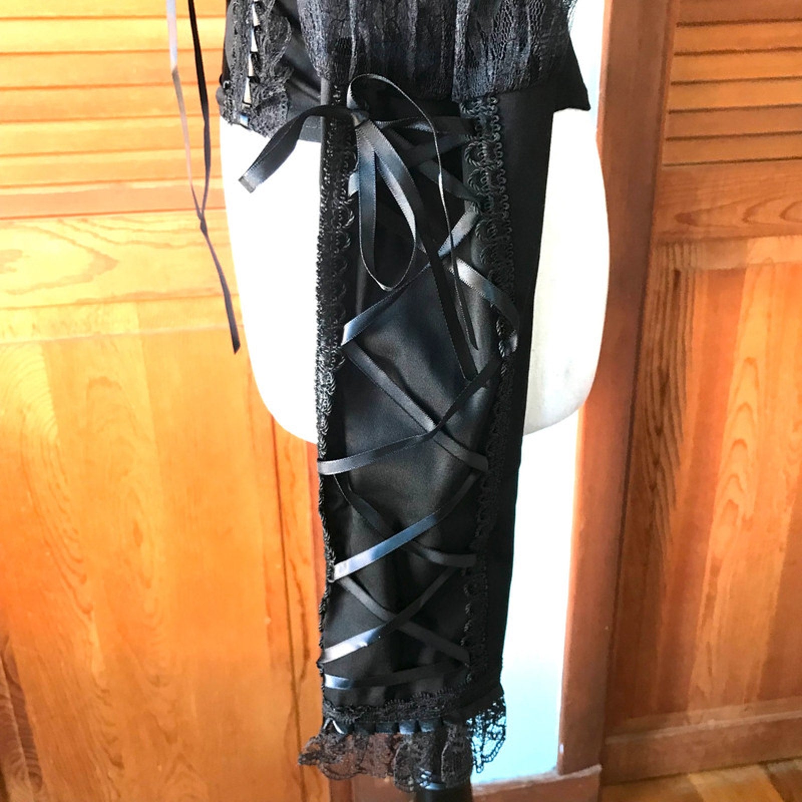 Phaze UK Gothic Lolita Victorian Aristocrat Cosplay Black Lace Up Cameo Top