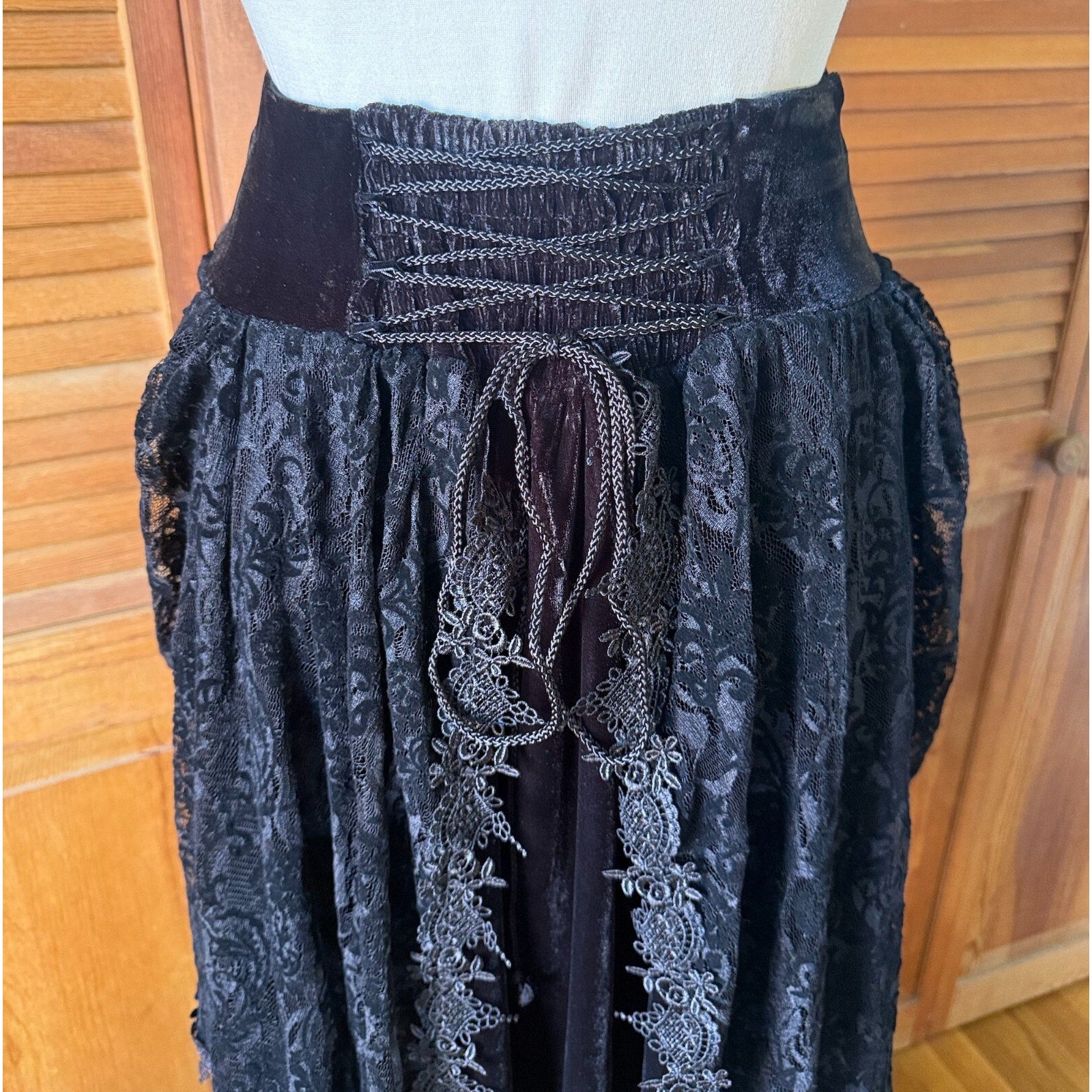 Devil Fashion Gothic Victorian Vkei Black Velvet Flora Queen Long Skirt