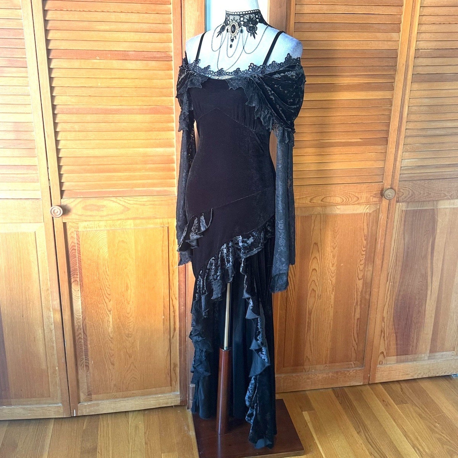 Gothic Victorian Vampire Doomsday Queen Black Velvet & Lace Asymmetrical Dress