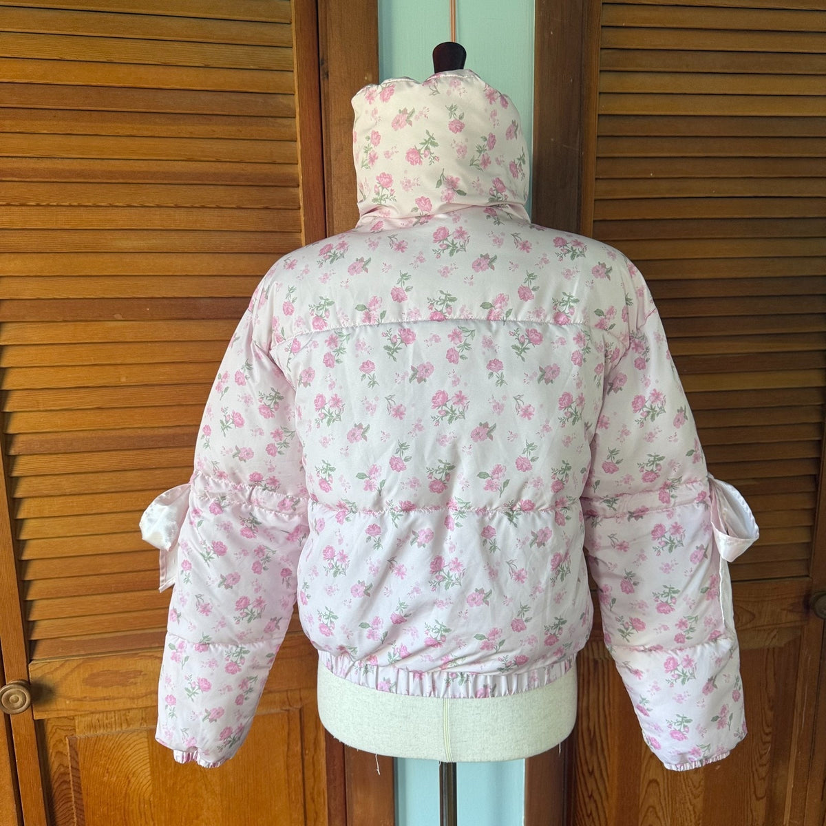J-Fashion Victorian Romantic Cottagecore Pink Rose Bow Sleeve Short Puffy Jacket