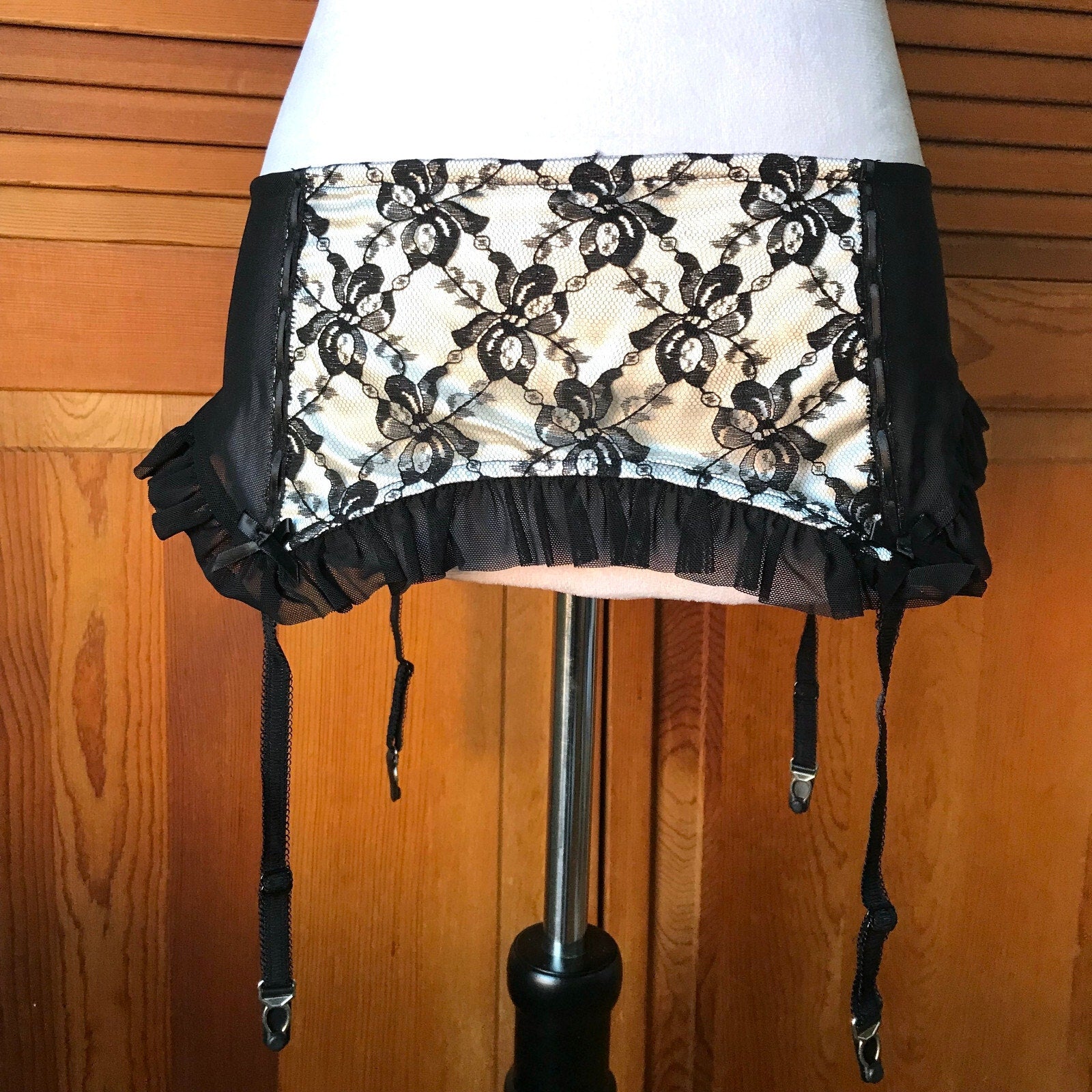 Vintage Lip Service Vaudeville Vamps Gothic Victorian Ivory Garter Belt