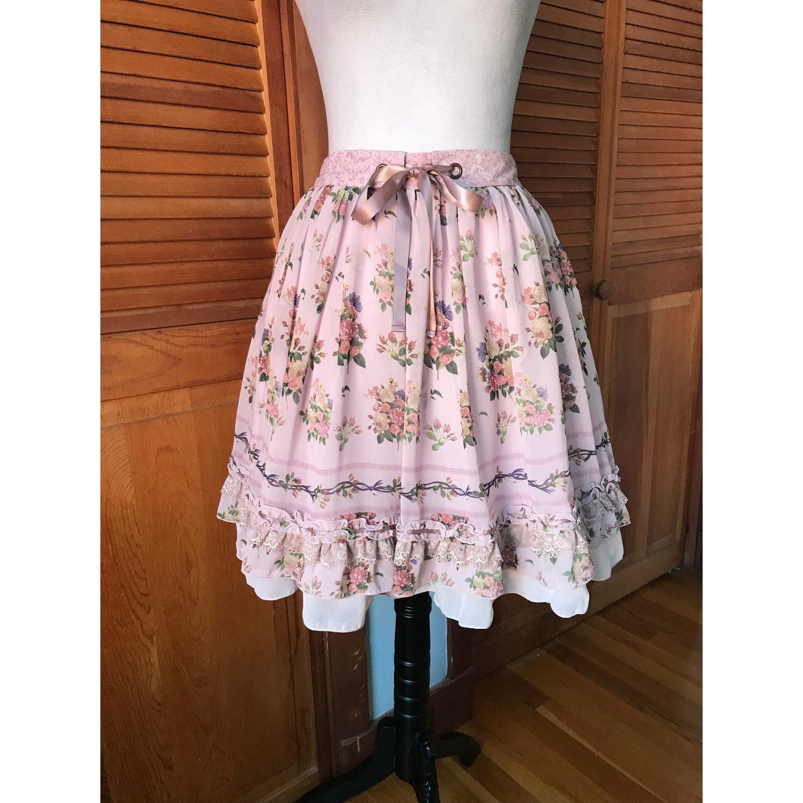 Axes Femme Lolita Victorian Kawaii Dollcore Pink Flowers & Ruffles Skirt M
