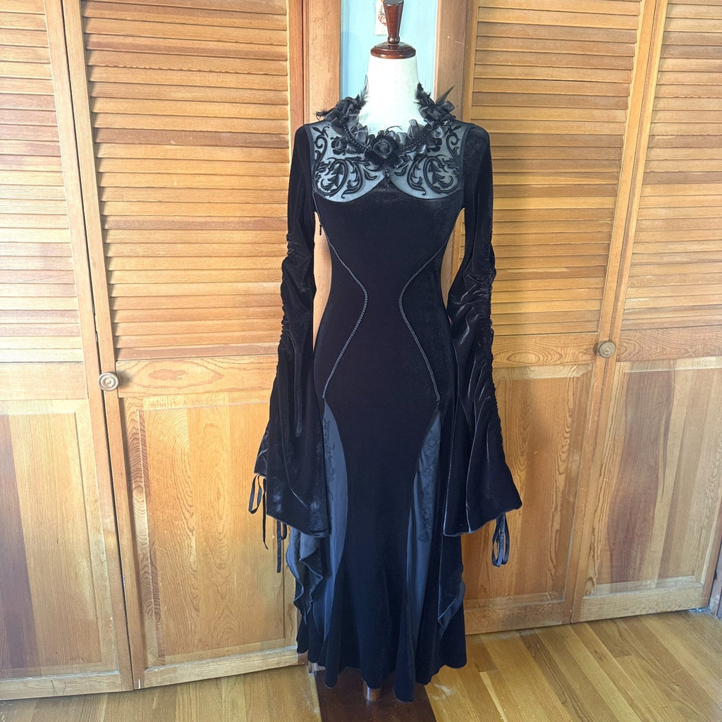 Devil Fashion Gothic Victorian Vampire Cruel Mistress Black Velvet Gown