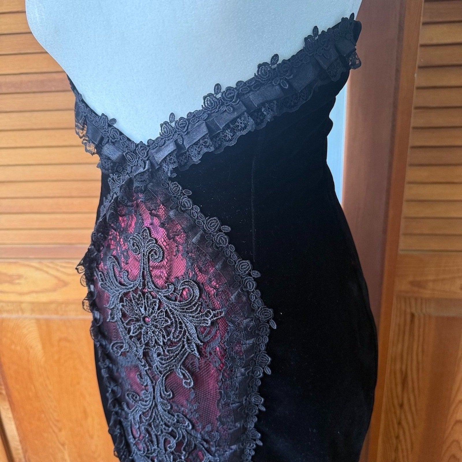 Dark in Love Gothic Victorian Vampire Blood Offering Velvet High Waist Skirt