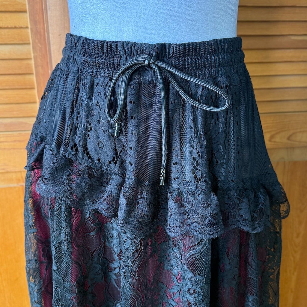 Dark in Love Gothic Victorian Vampire Visual kei Black & Red Lace Ruffle Skirt