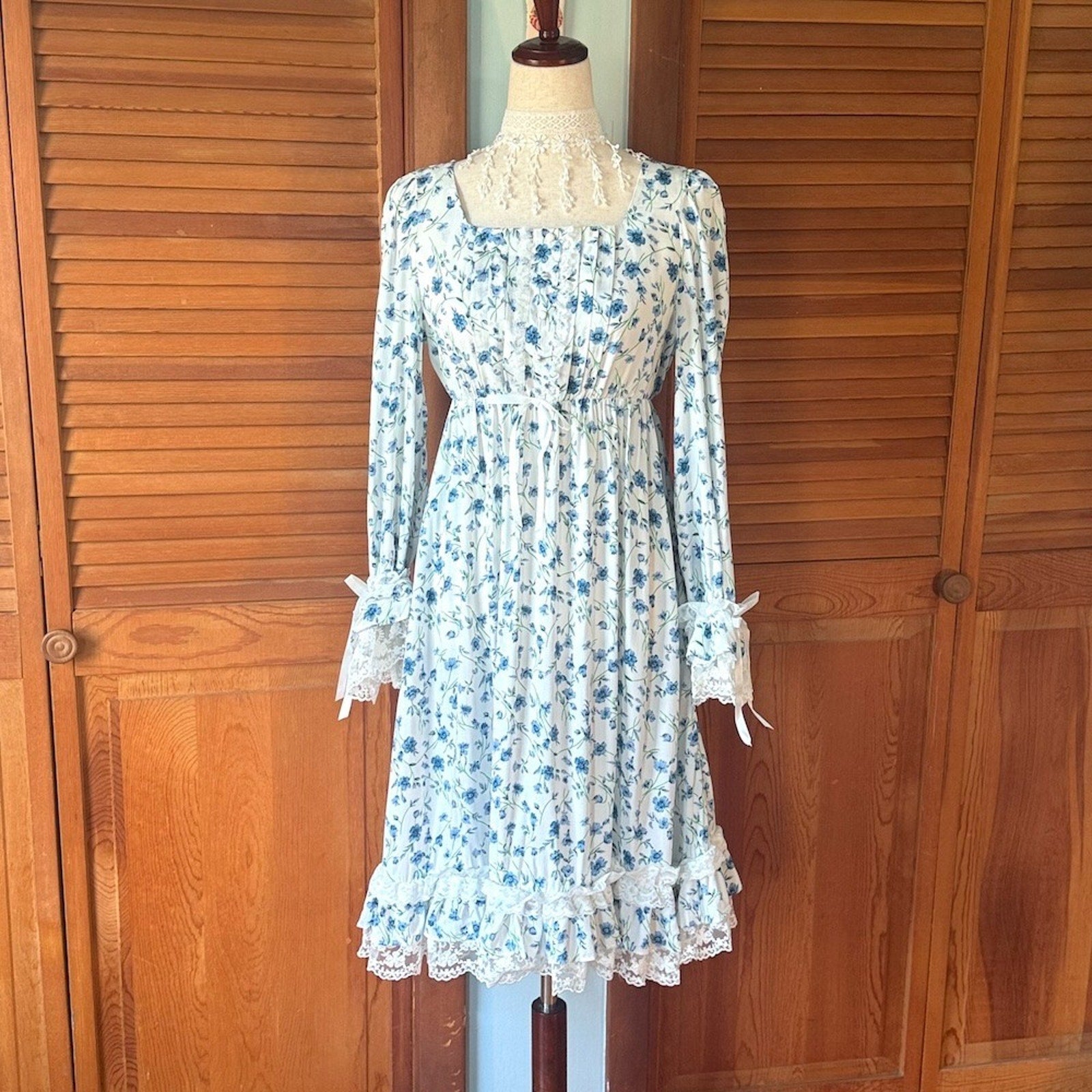 Bodyline J-fashion Gyaru Fairycore Kawaii Dolly White & Blue Floral Dress