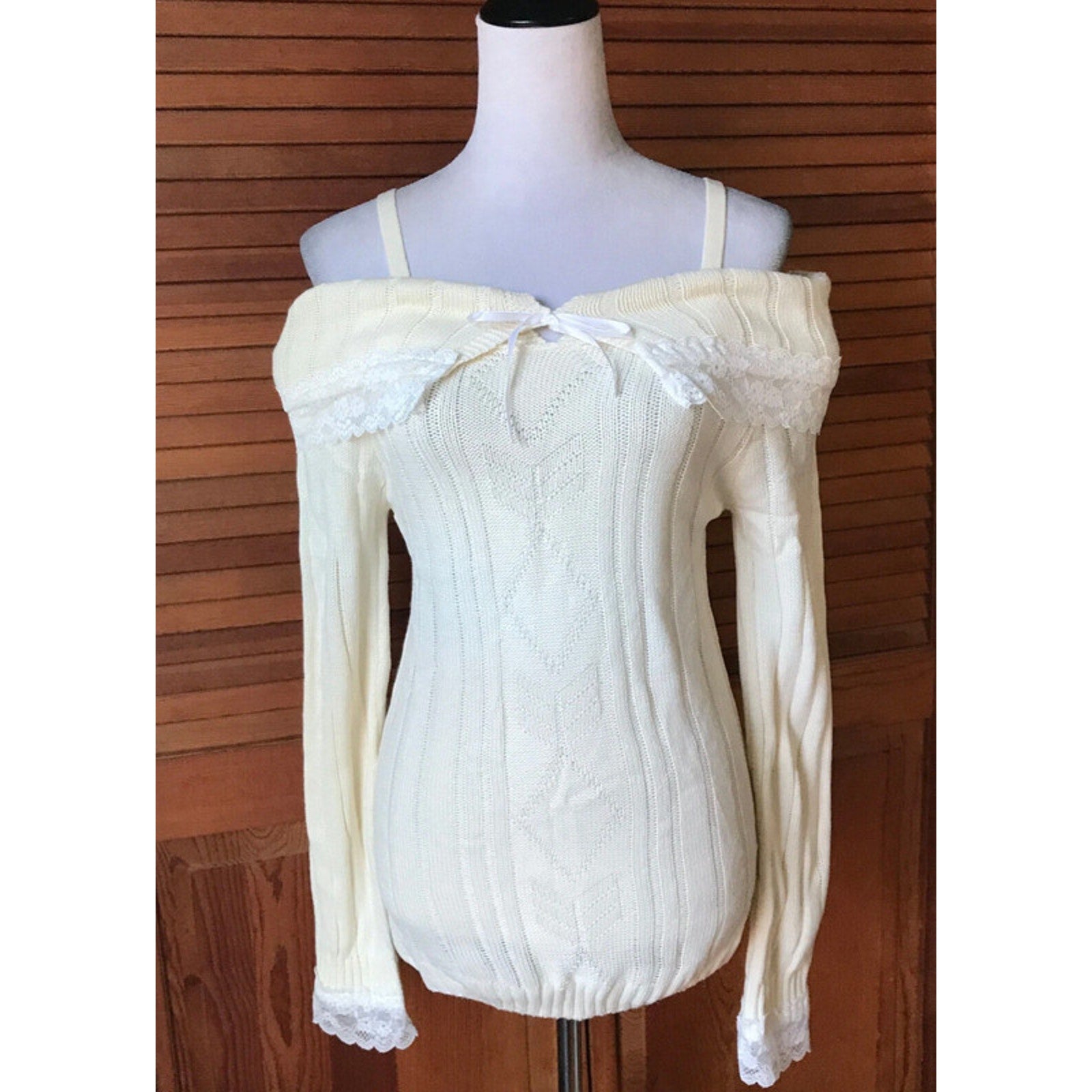 Victorian Lolita Kawaii J-fashion Ivory Fold-Over White Lace Sweater