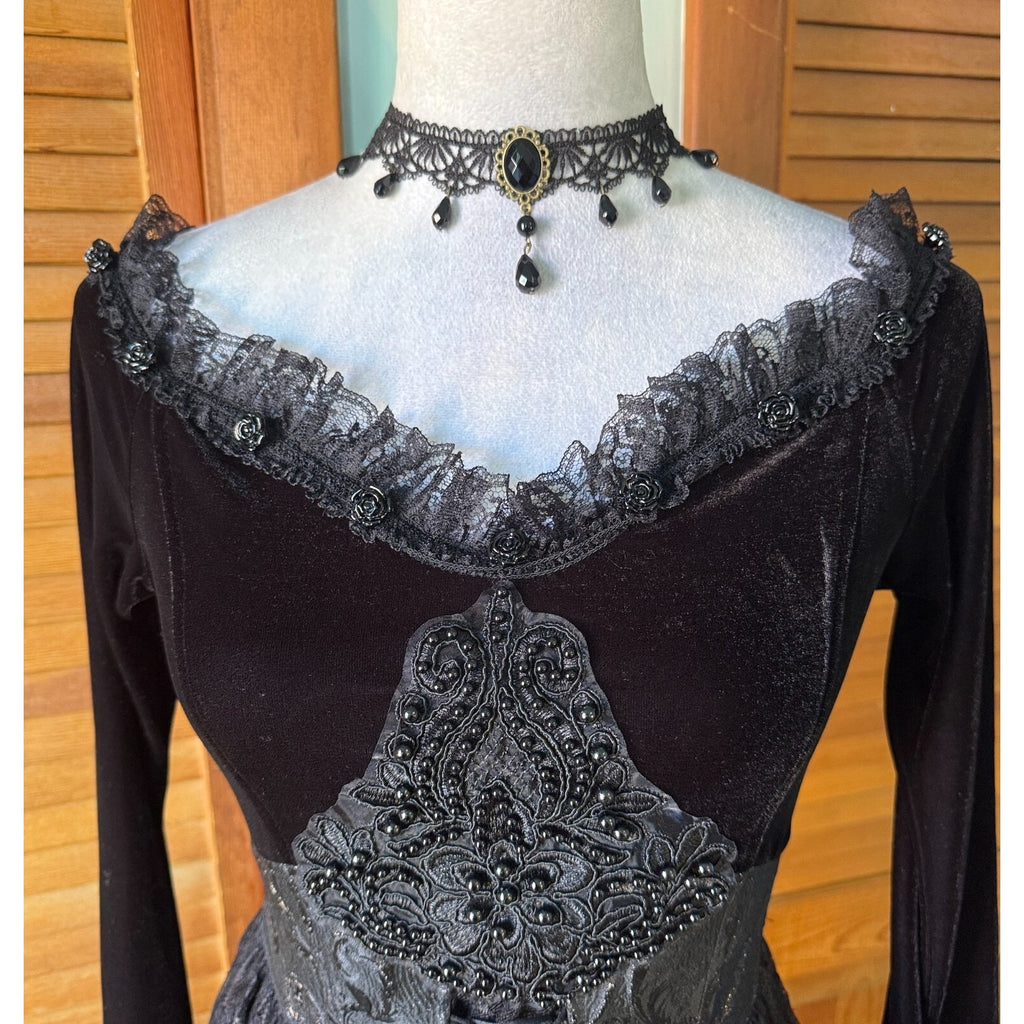 Devil Fashion Gothic Victorian The Beast Inside Black Velvet Lace & Fur Dress