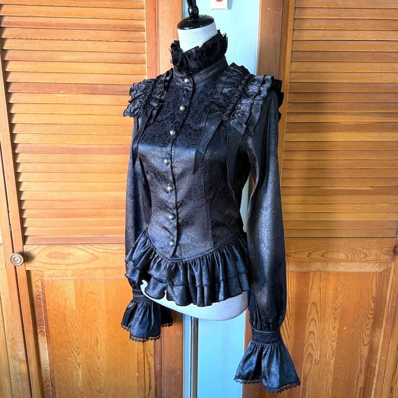 Devil Fashion Gothic Victorian Aristocrat Vkei Ruffle Shoulder Shirt Top