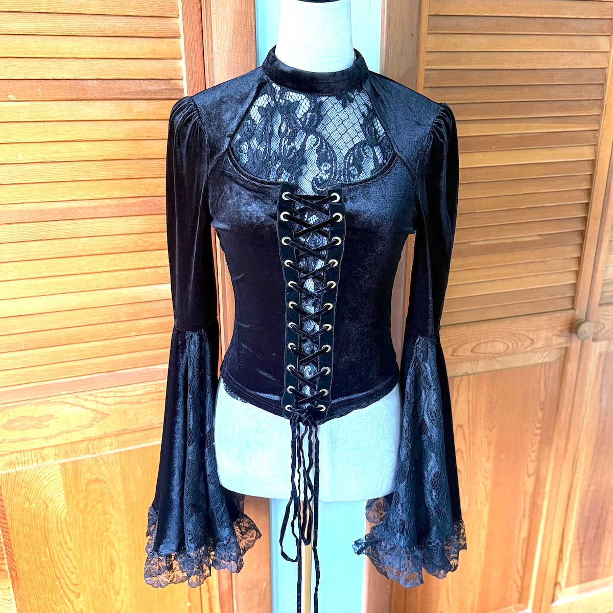 Dark in Love Victorian Vkei Velvet & Lace Belle Sleeve Lace-Up Front Top