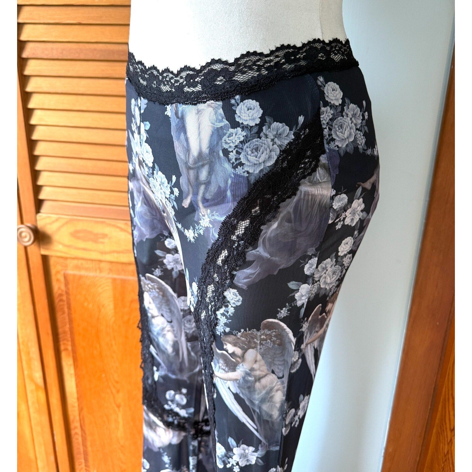 Dolls Kill Gothic Victorian Come My Sweet Angle Flower Lace Flares Leggings