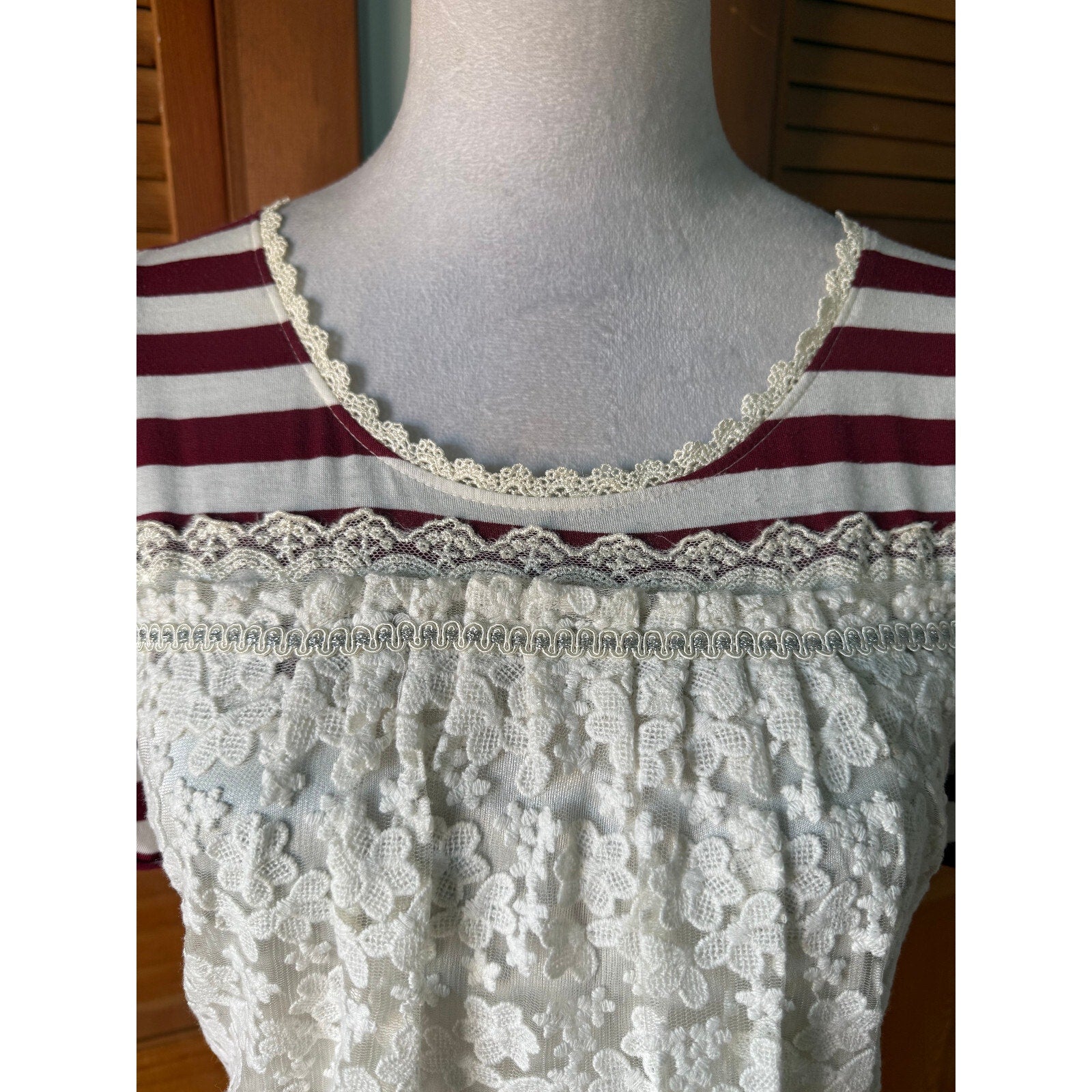 Axes Femme Jfashion Lolita Jirai Gyaru Kawaii Striped Burgundy White Lace Top M