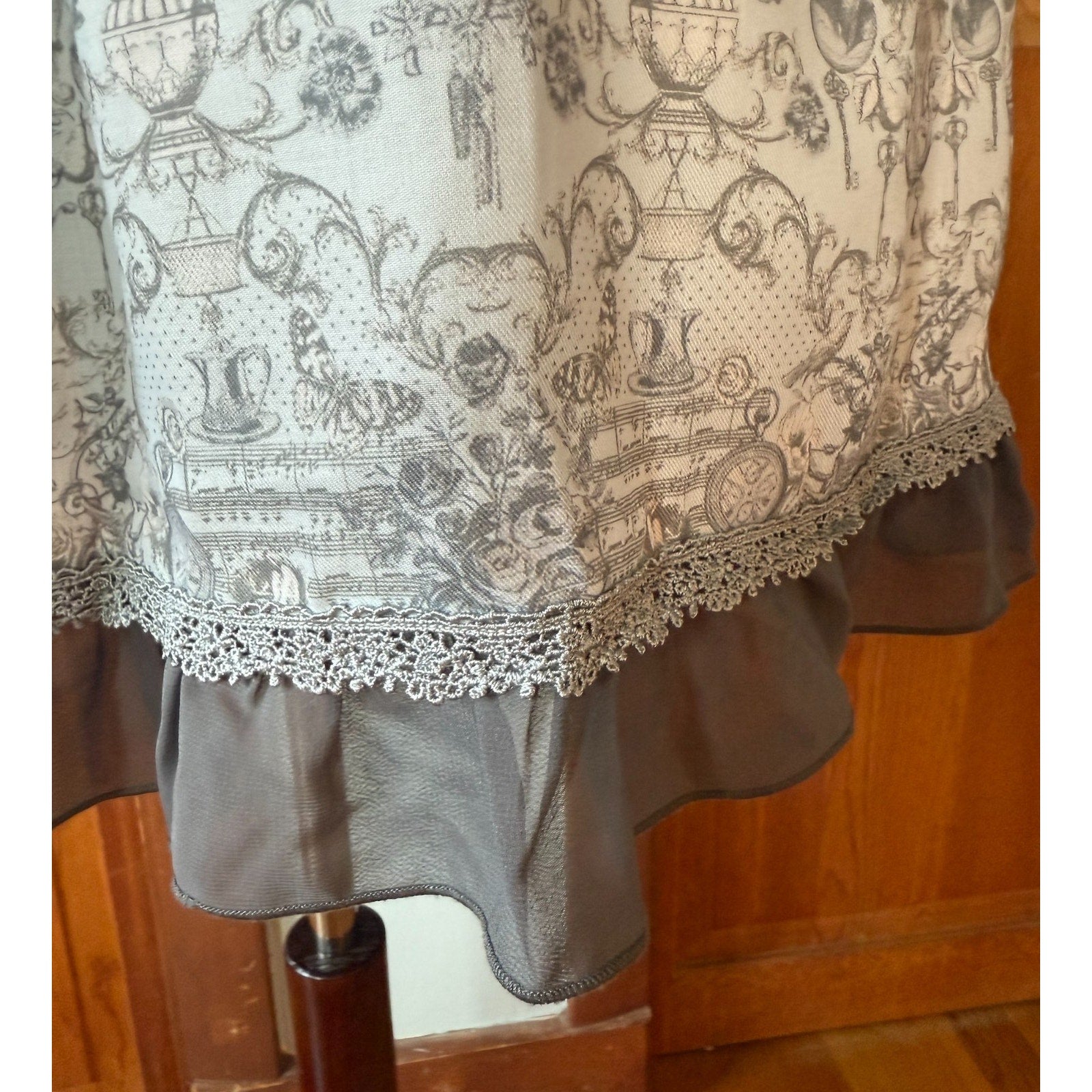 Axes Femme EGL J-fashion Kawaii Gyaru Victorian Print Steampunk Gray Dress M