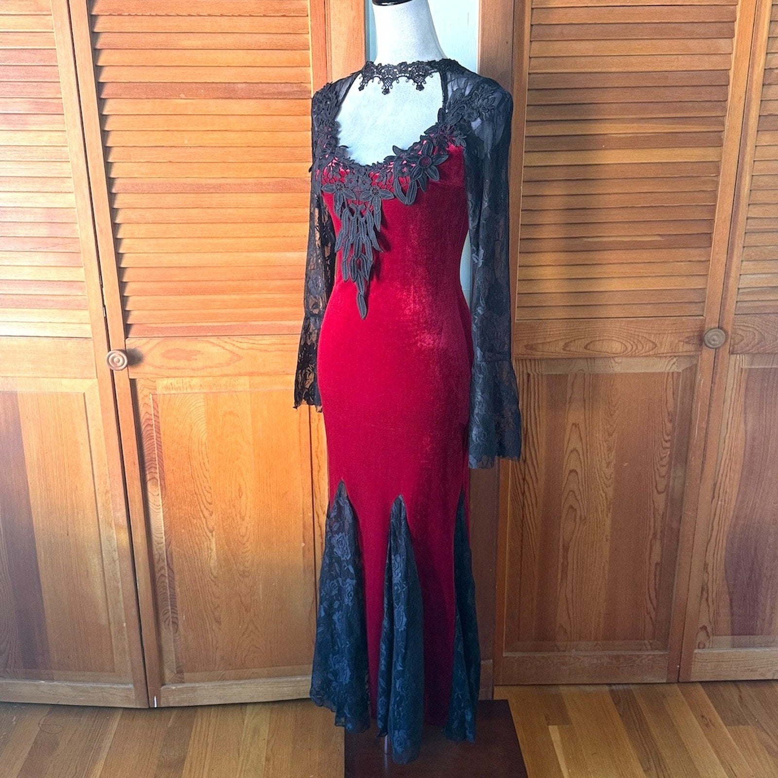 Gothic Victorian Vampire Blood Flowers Red Velvet & Black Lace Gown Dress