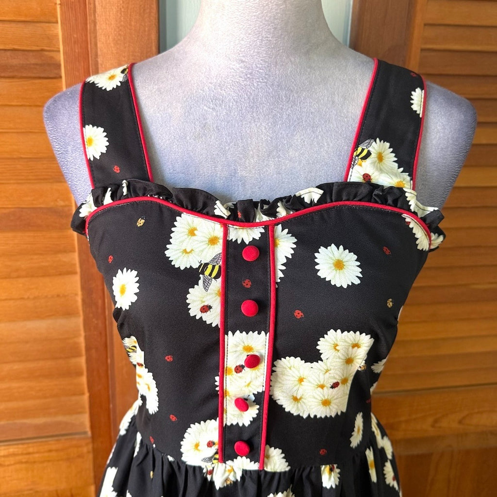 Voodoo Vixen EGL Lolita Dollcore Retro Daisy Heart Bee Black JSK Dress