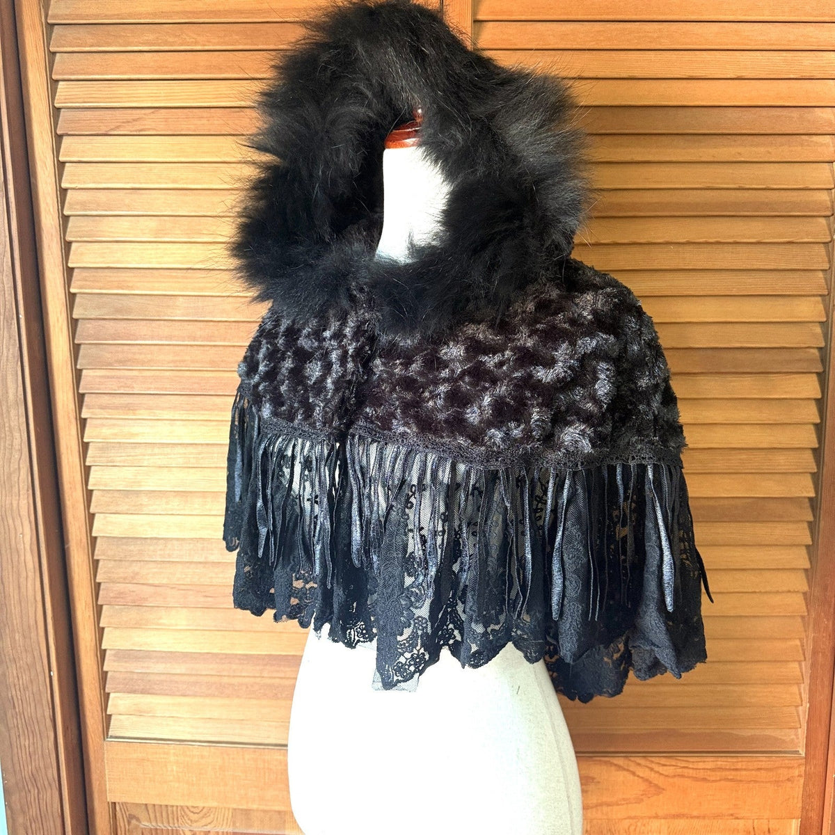 Vintage RQ-BL Gothic Victorian Dark Cottage EGL Vkei Black Faux Fur Hood Cape OS