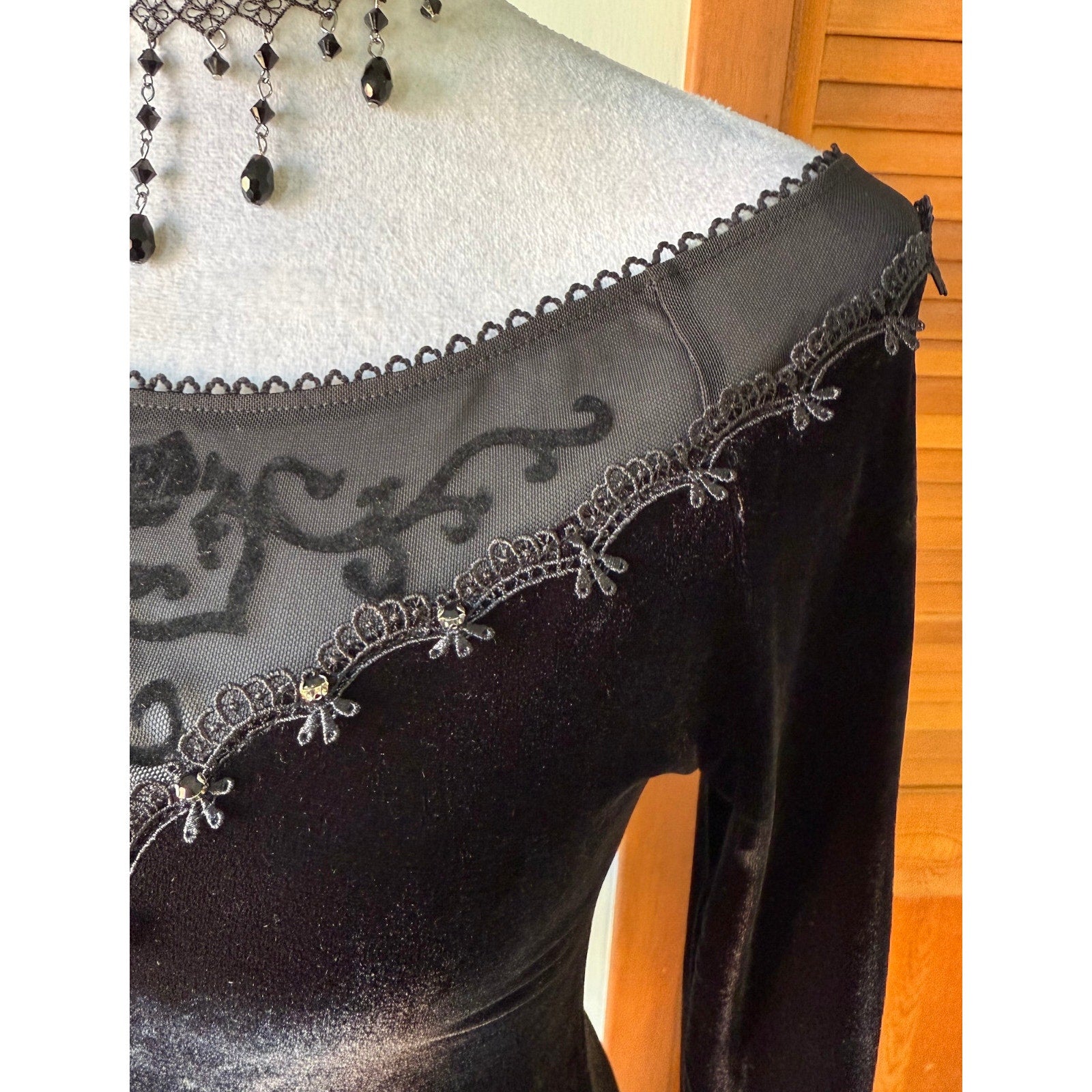 Devil Fashion Gothic Victorian Black Velvet Rose Diva Long Sleeve Top