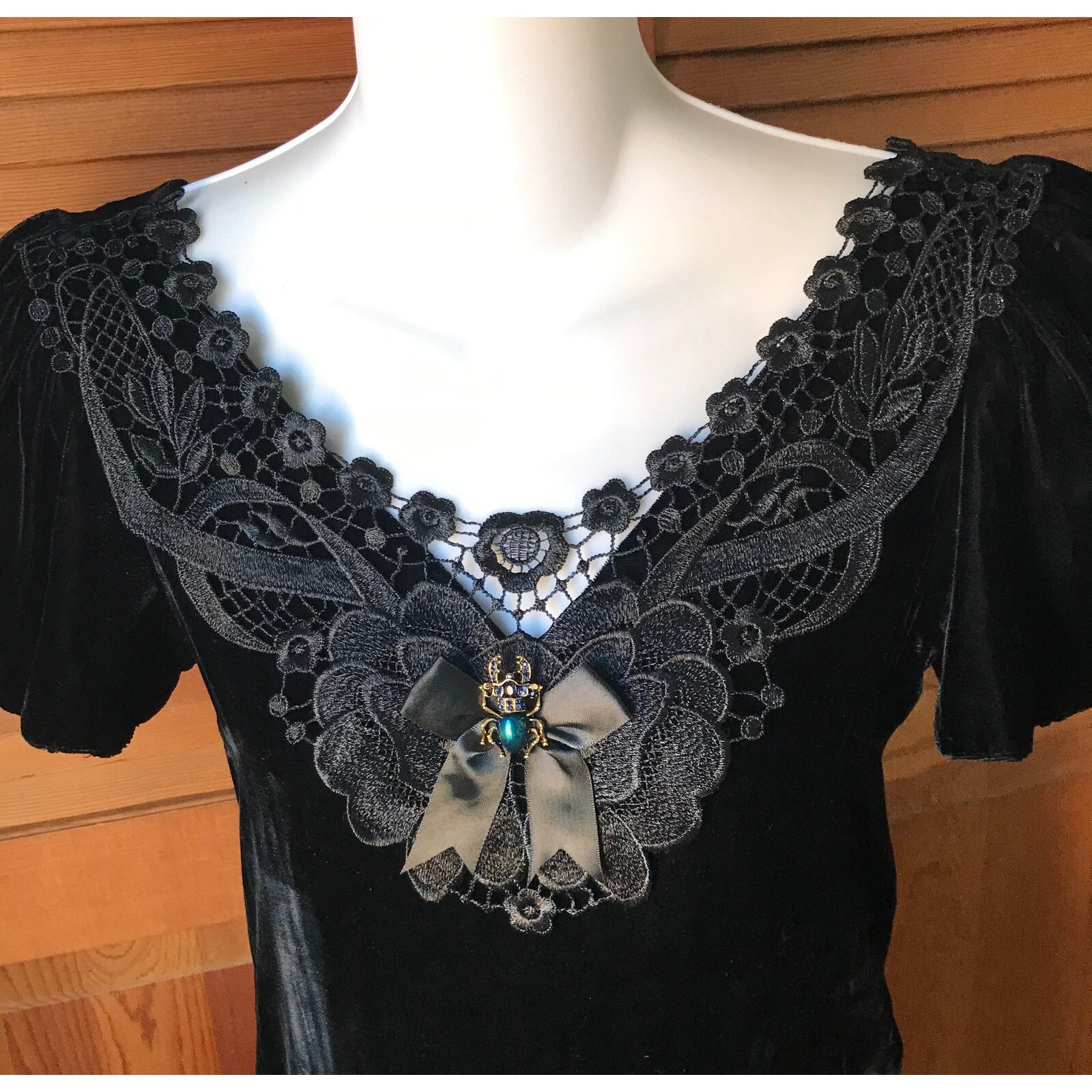 Vintage Gothic Lolita EGL Beetle Mania Black Velvet Lace & Bow Dress XS