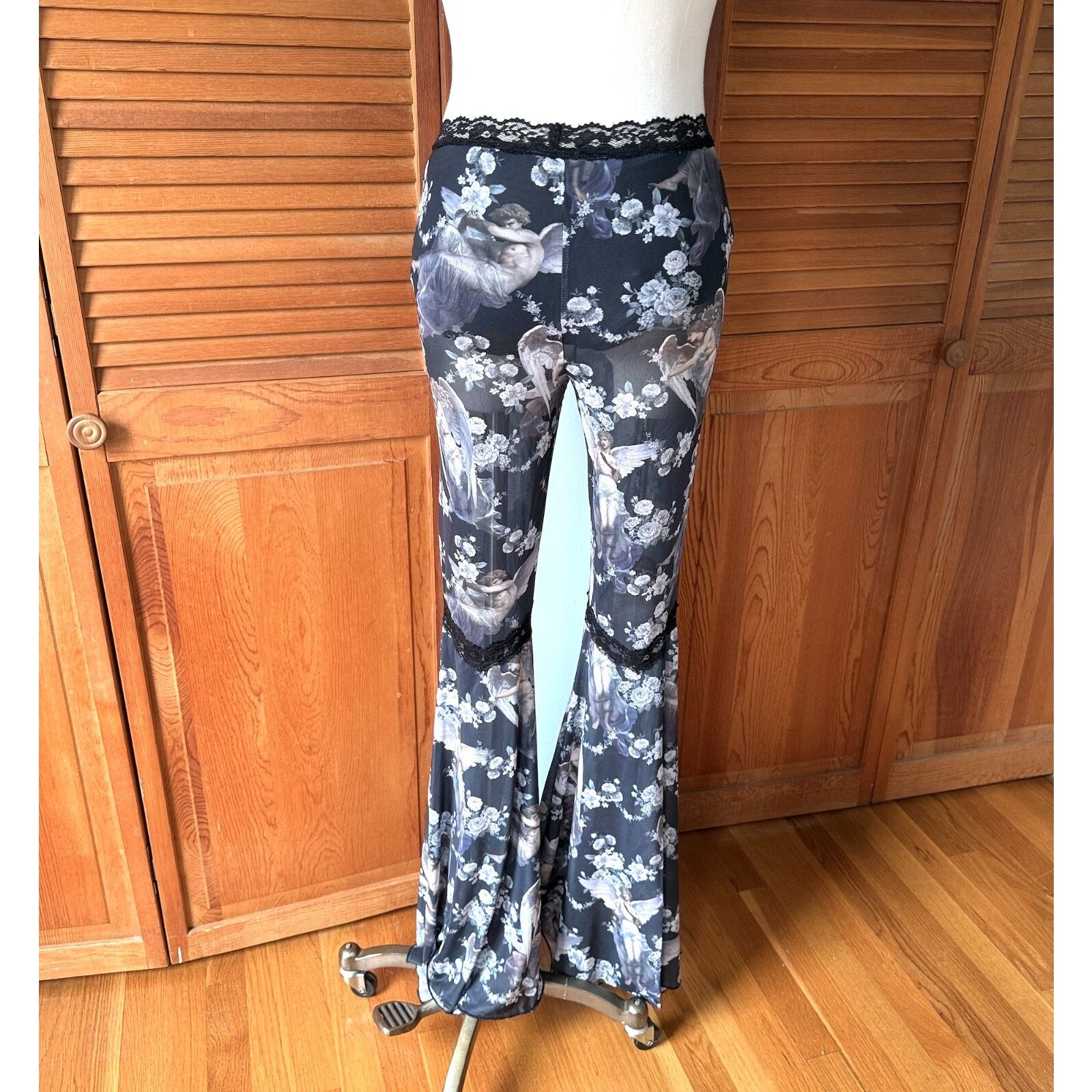 Dolls Kill Gothic Victorian Come My Sweet Angle Flower Lace Flares Leggings