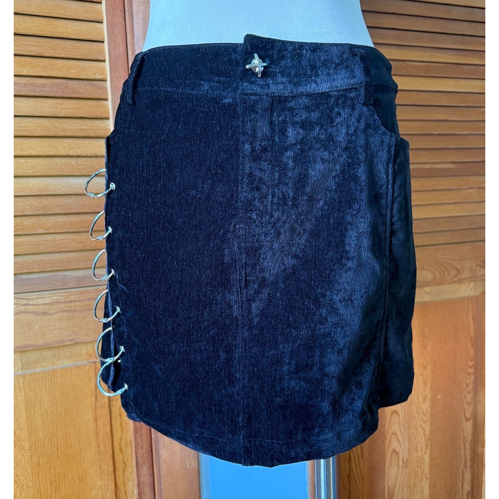 Punk Rave Goth Vkei Y2K Velveteen Metal O-rings Mini Skirt L