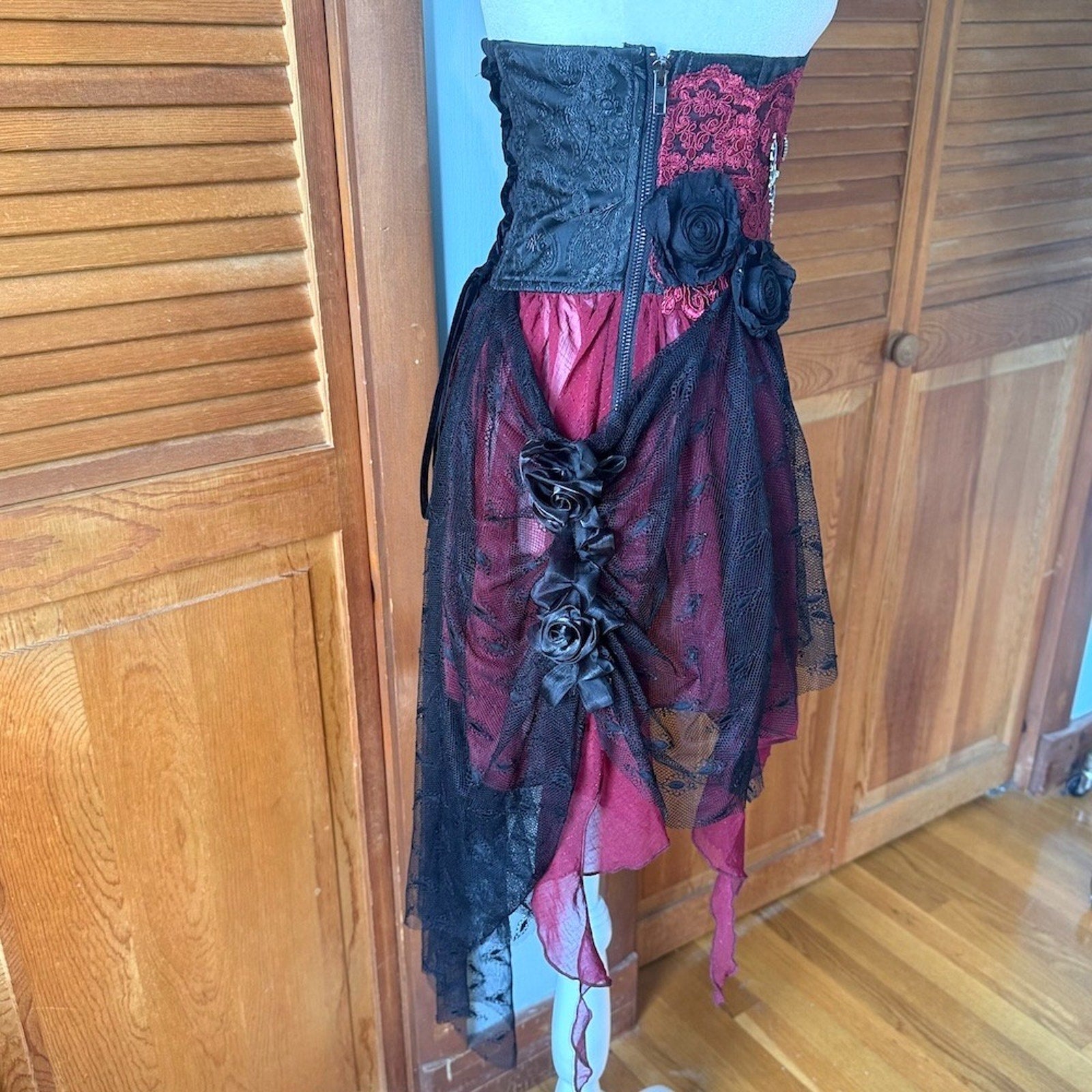 Devil Fashion Gothic Victorian Vampire Red Black Rose Cross Cincher Overskirt