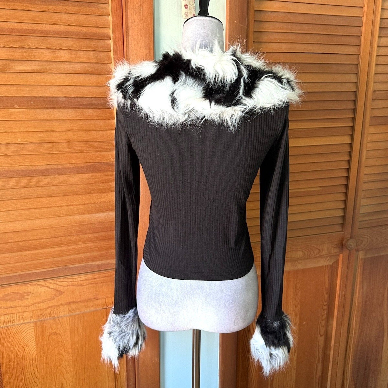 Jawbreaker Goth Punk Werewolf Mistress Faux Fur Collar & Cuffs Cardigan