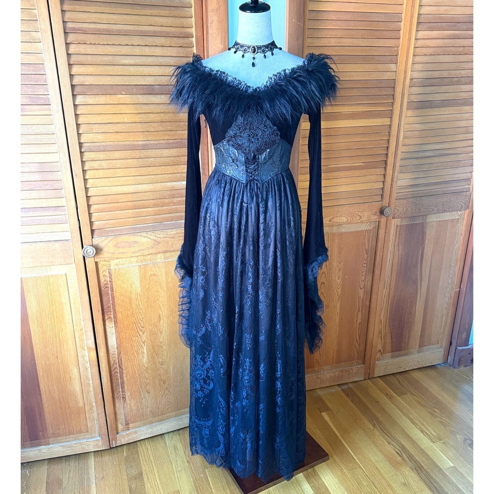 Devil Fashion Gothic Victorian The Beast Inside Black Velvet Lace & Fur Dress