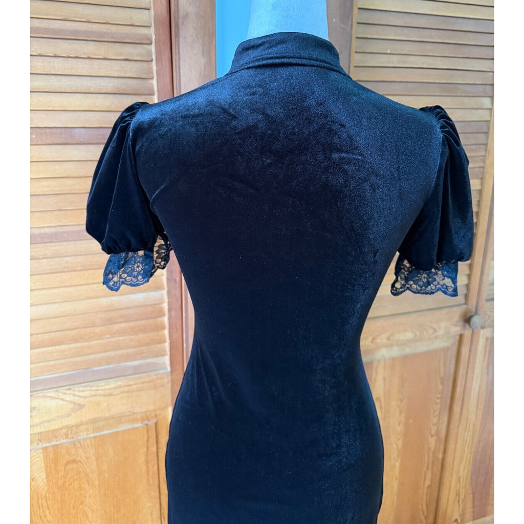 Gothic Victorian Visual Kei Velvet Obsessions Lace-up Front Gown Dress