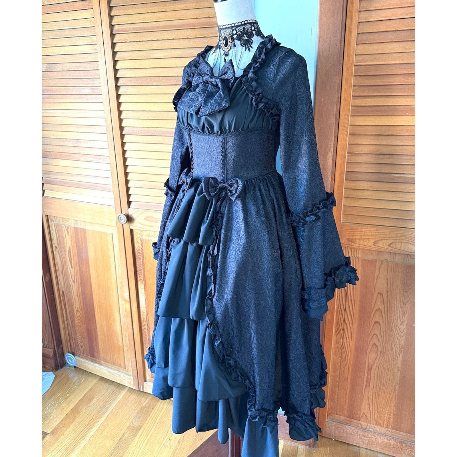 Dark Marie Antoinette II Gothic Lolita Victorian Cosplay Vkei Gown w/ Bows S