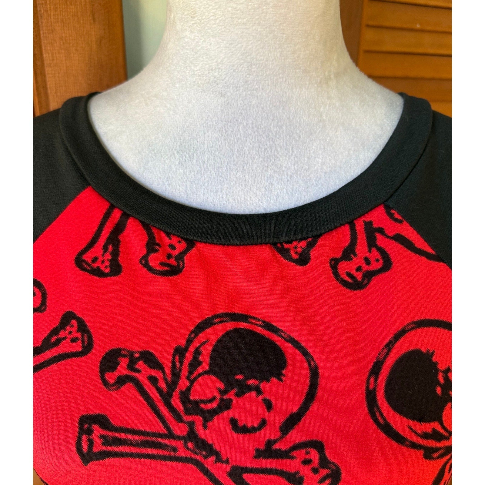 Punk Goth Y2K Red Black Skull & Bones Raglan Cropped Tee T-shirt Top S