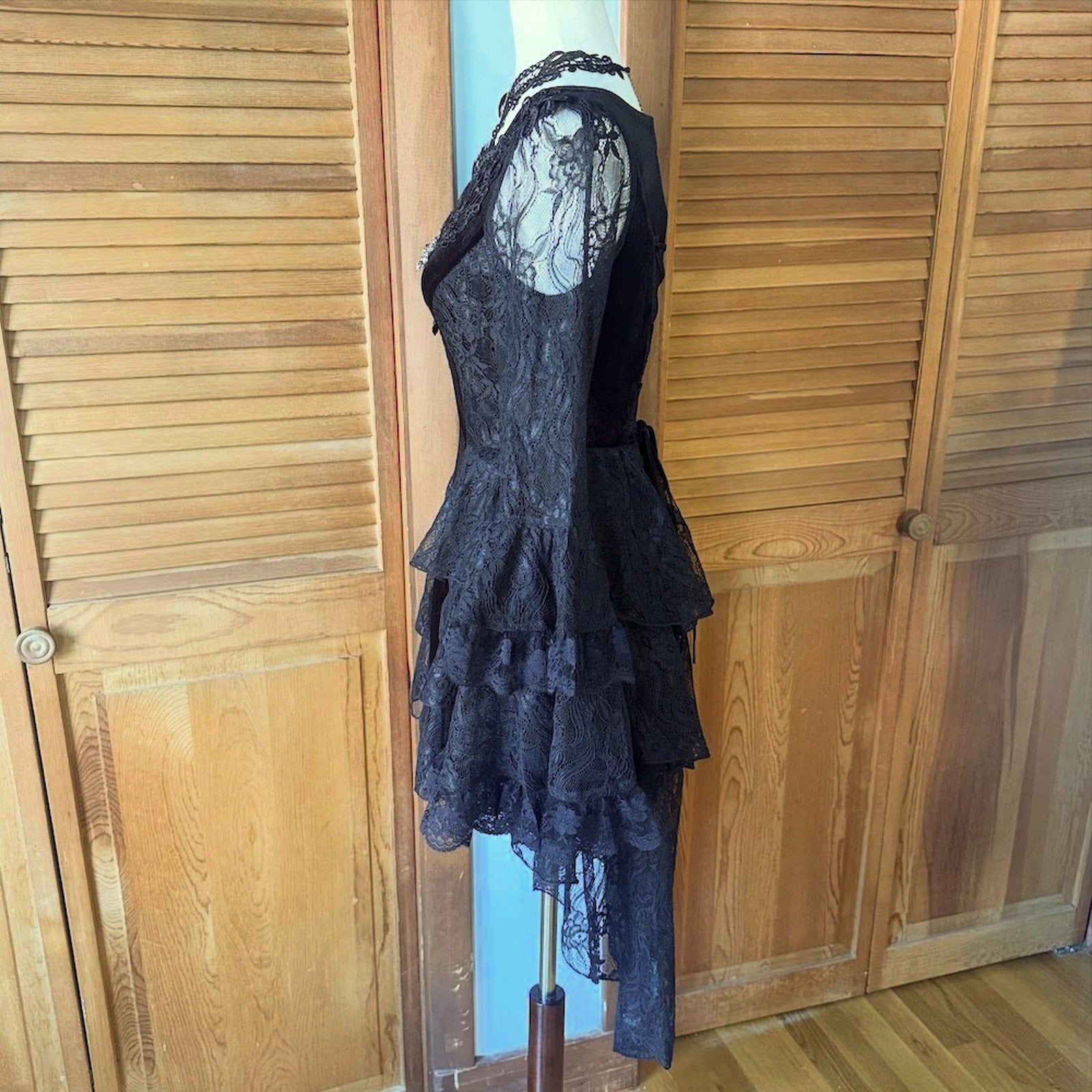 Dark In Love Gothic Victorian Dark Temptations Velvet Lace Bell Sleeve Dress