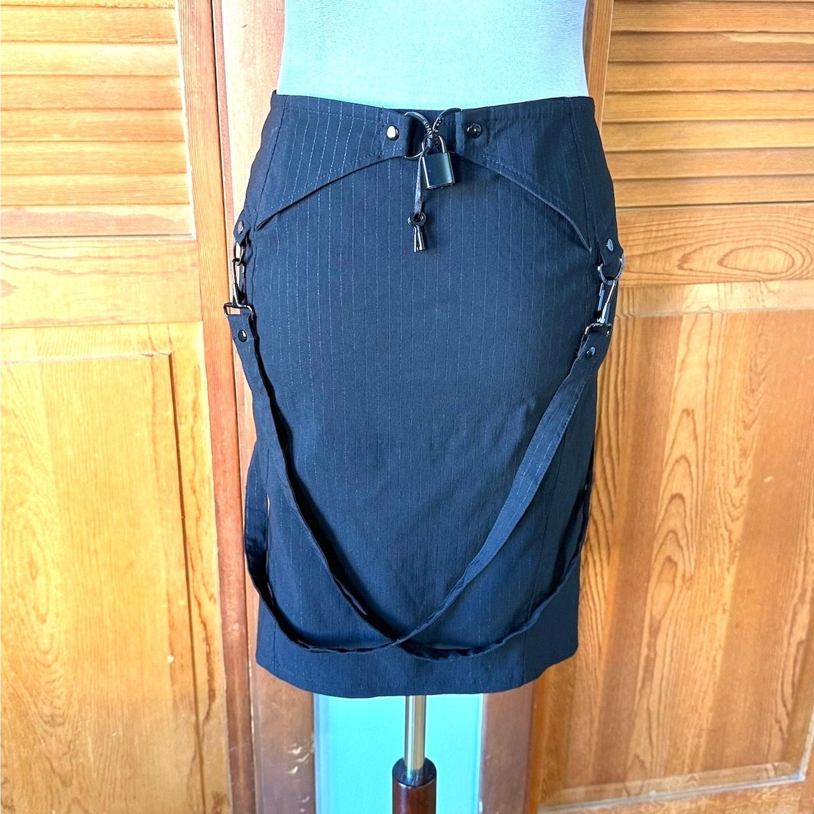 Vintage Lip Service Gangsta Pranksta Goth Punk Lock Bondage Strap Skirt M