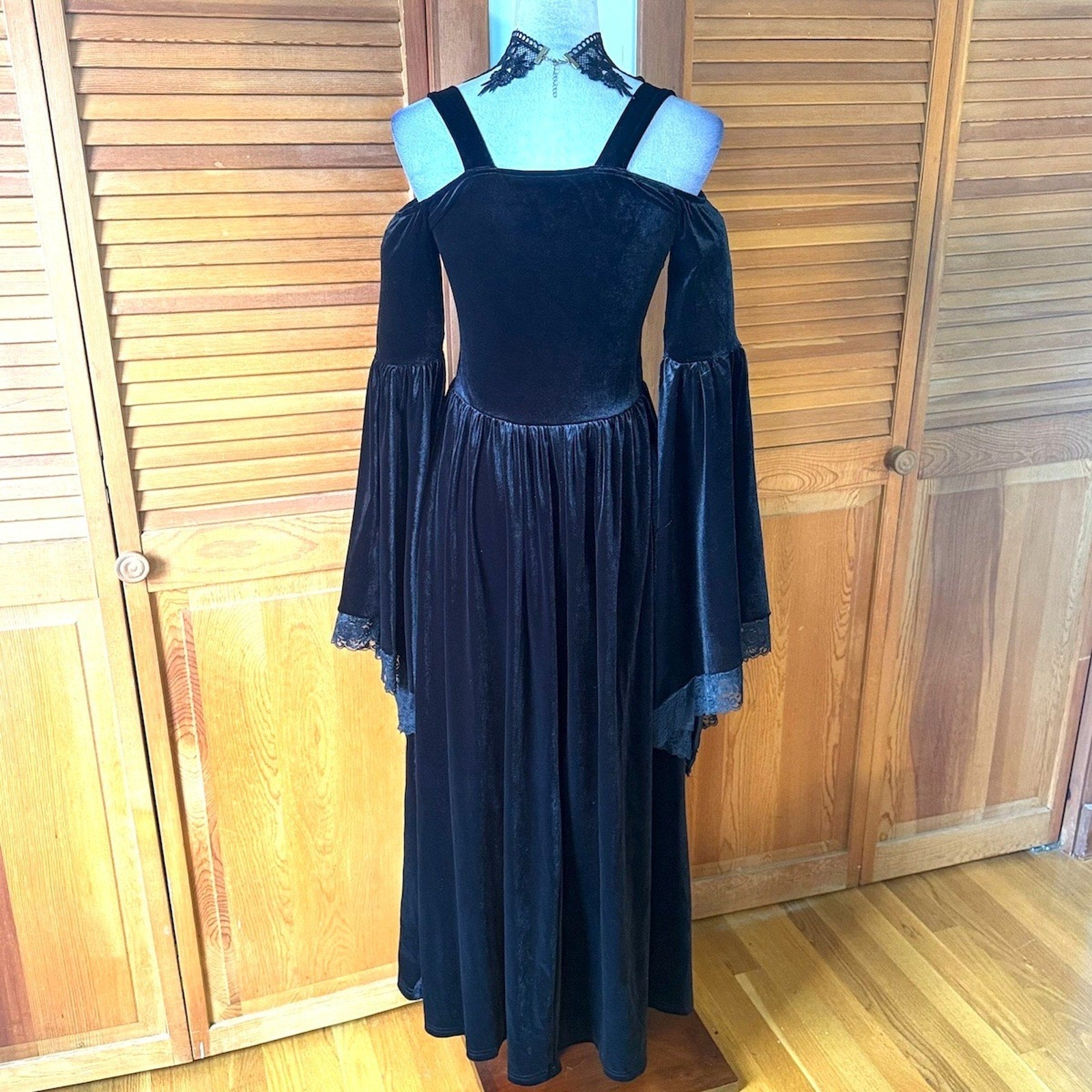 Gothic Victorian Black Out Velvet Morticia Belle Sleeve Rose Y2K Dress