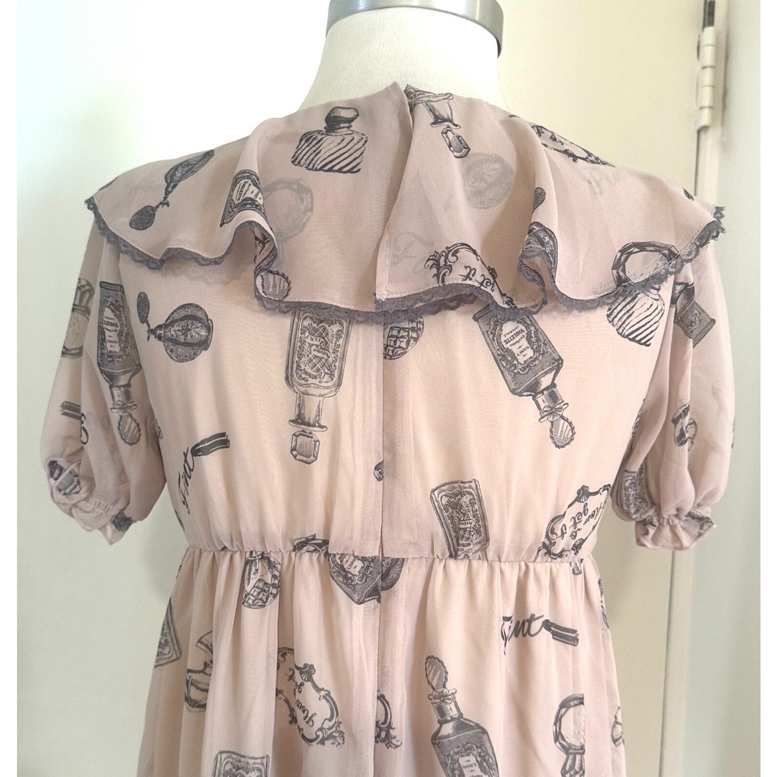J-fashion Kawaii Jirai Gyaru Himekaji Victorian Perfume High Waist Dress M