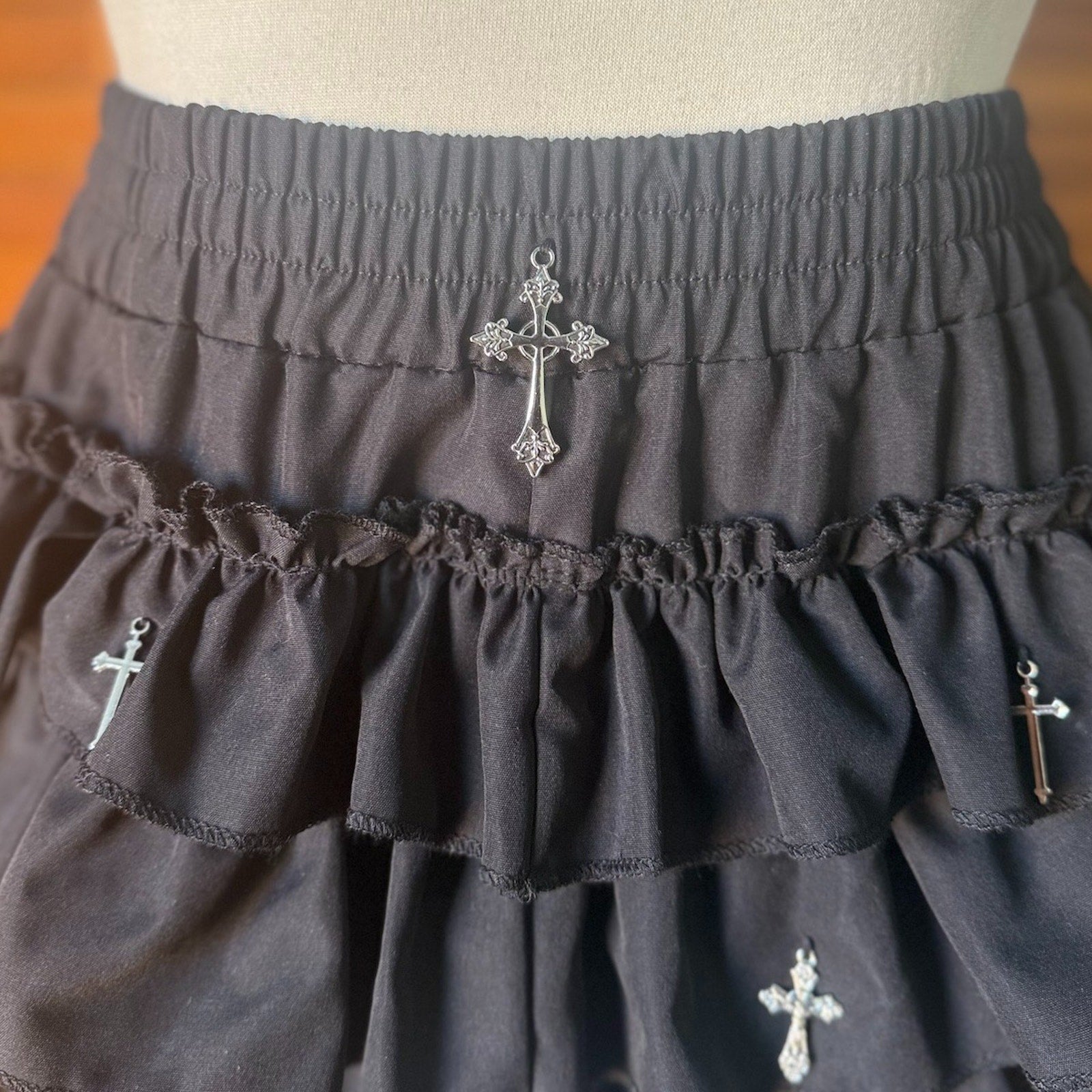 Gothic Lolita EGL Neo Victorian Visual Kei Cross Ruffle Pantaloons Shorts