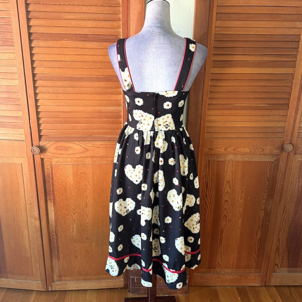 Voodoo Vixen EGL Lolita Dollcore Retro Daisy Heart Bee Black JSK Dress