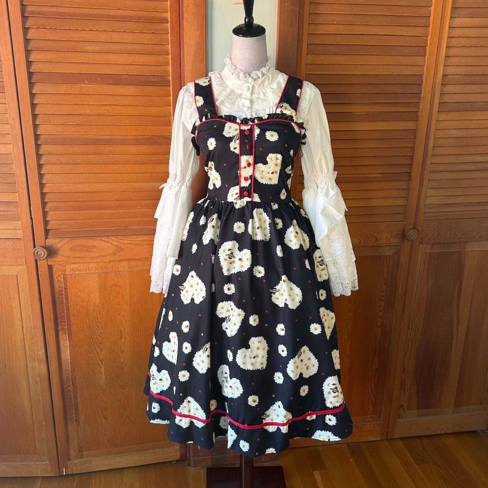 Voodoo Vixen EGL Lolita Dollcore Retro Daisy Heart Bee Black JSK Dress