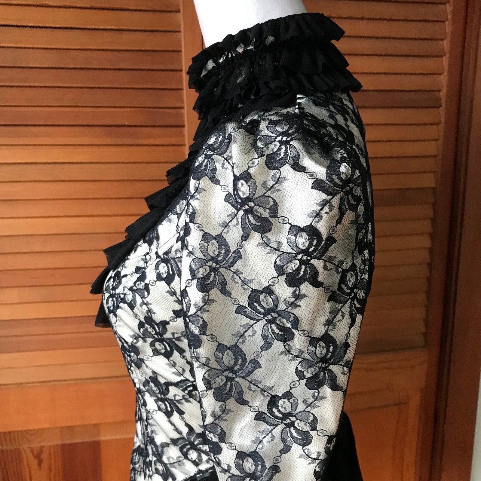 Vintage Lip Service Vaudeville Vamps Gothic Lolita Victorian Ivory Jacket XS