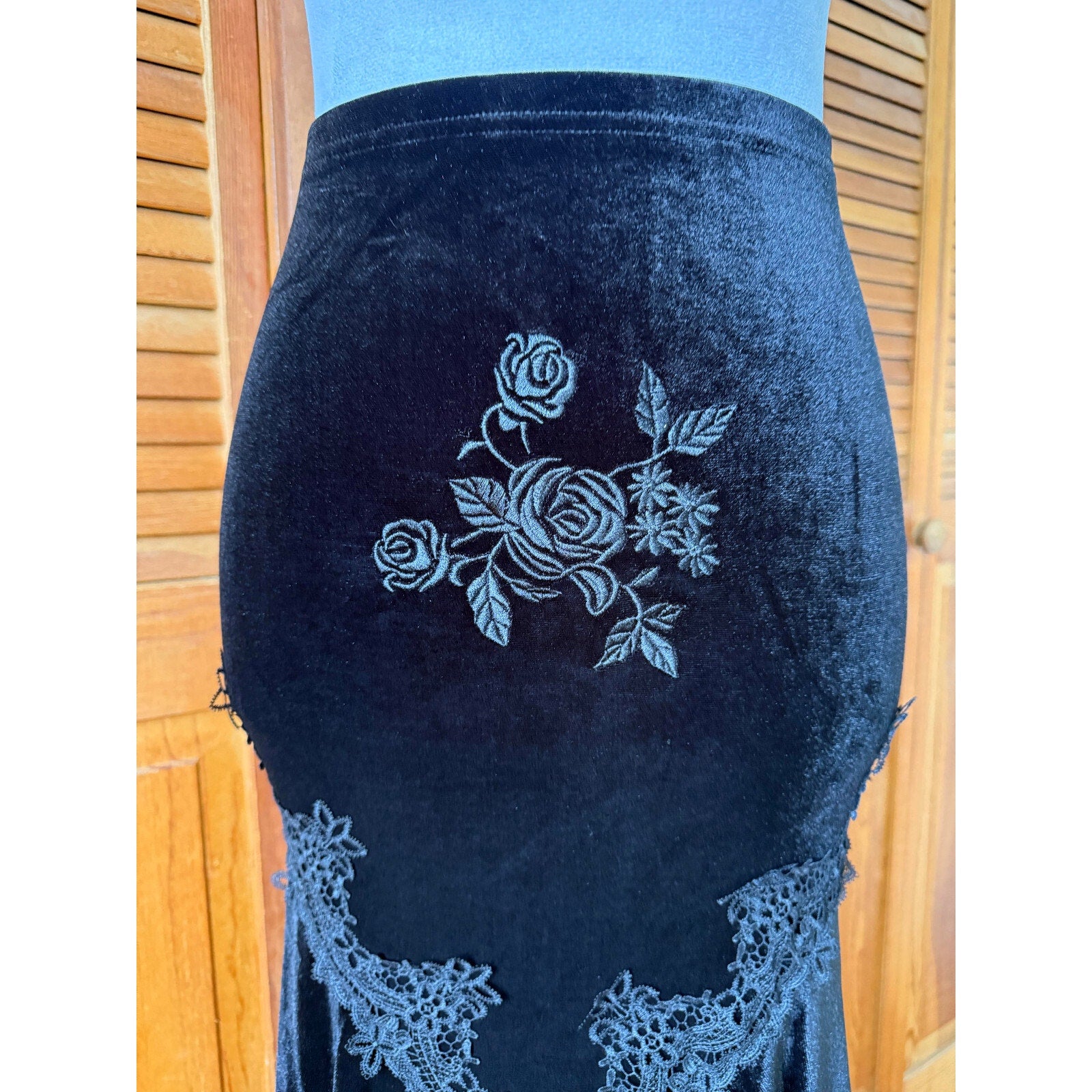 Gothic Victorian Visual Kei Velvet & Lace Black Rose Fury Mermaid Long Skirt