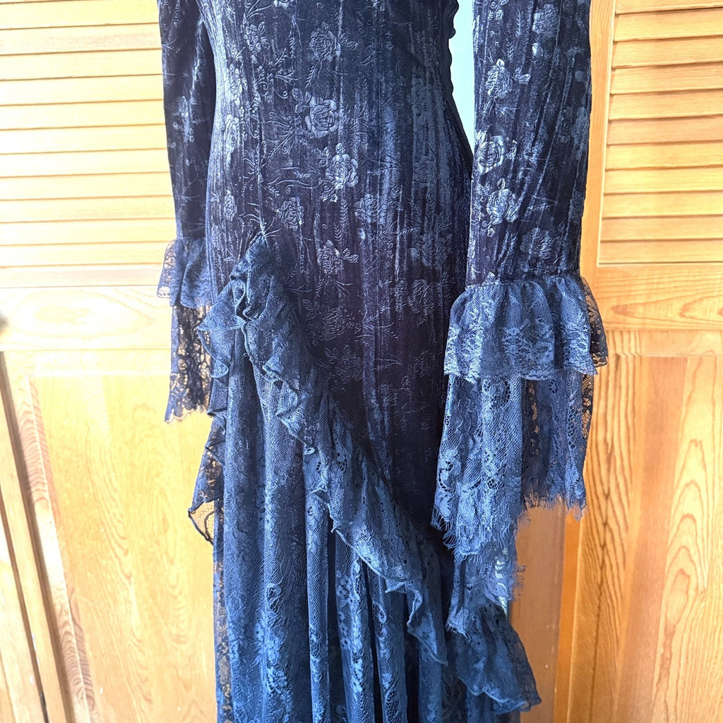 Dark in Love Gothic Victorian Vampire Rose Luxe Black Velvet & Lace Gown