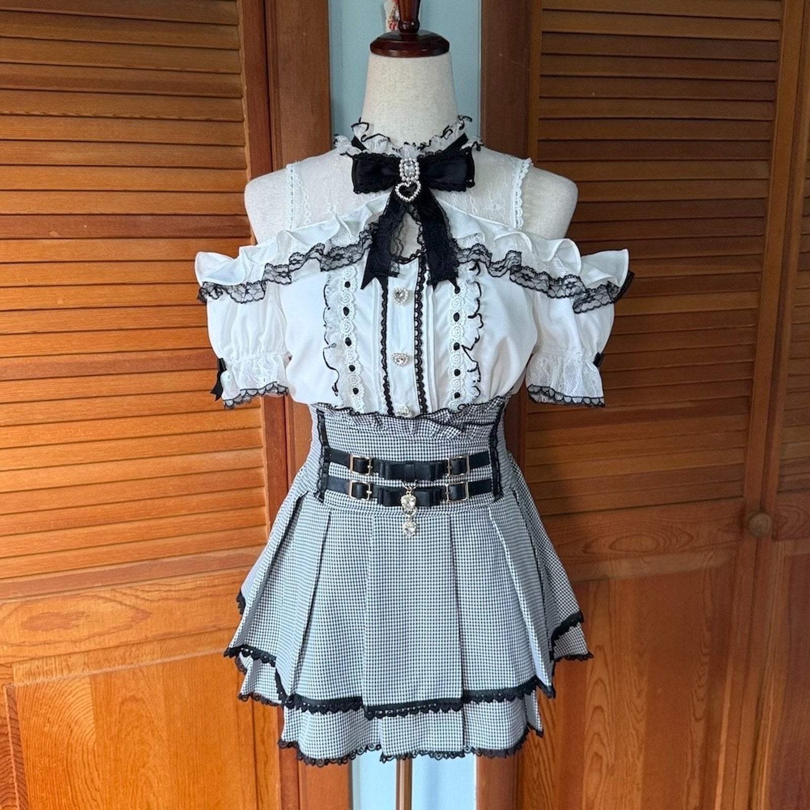 J-Fashion Jirai Kei Gyaru Harajuku Black White Top & Skirt Set Up Outfit