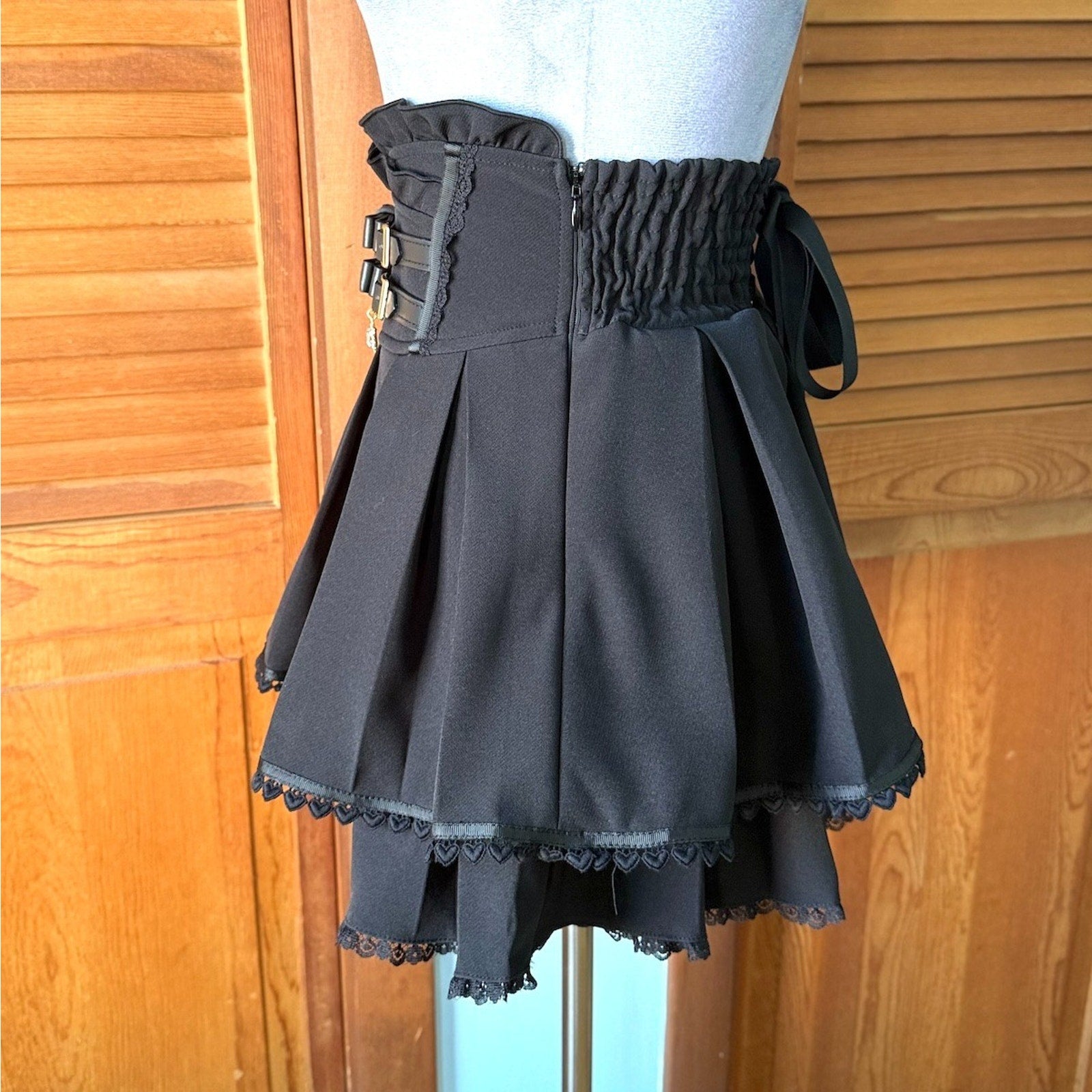 J-Fashion Jirai Kei Gyaru Harajuku Heart & Buckle Black Mini Skirt Skort